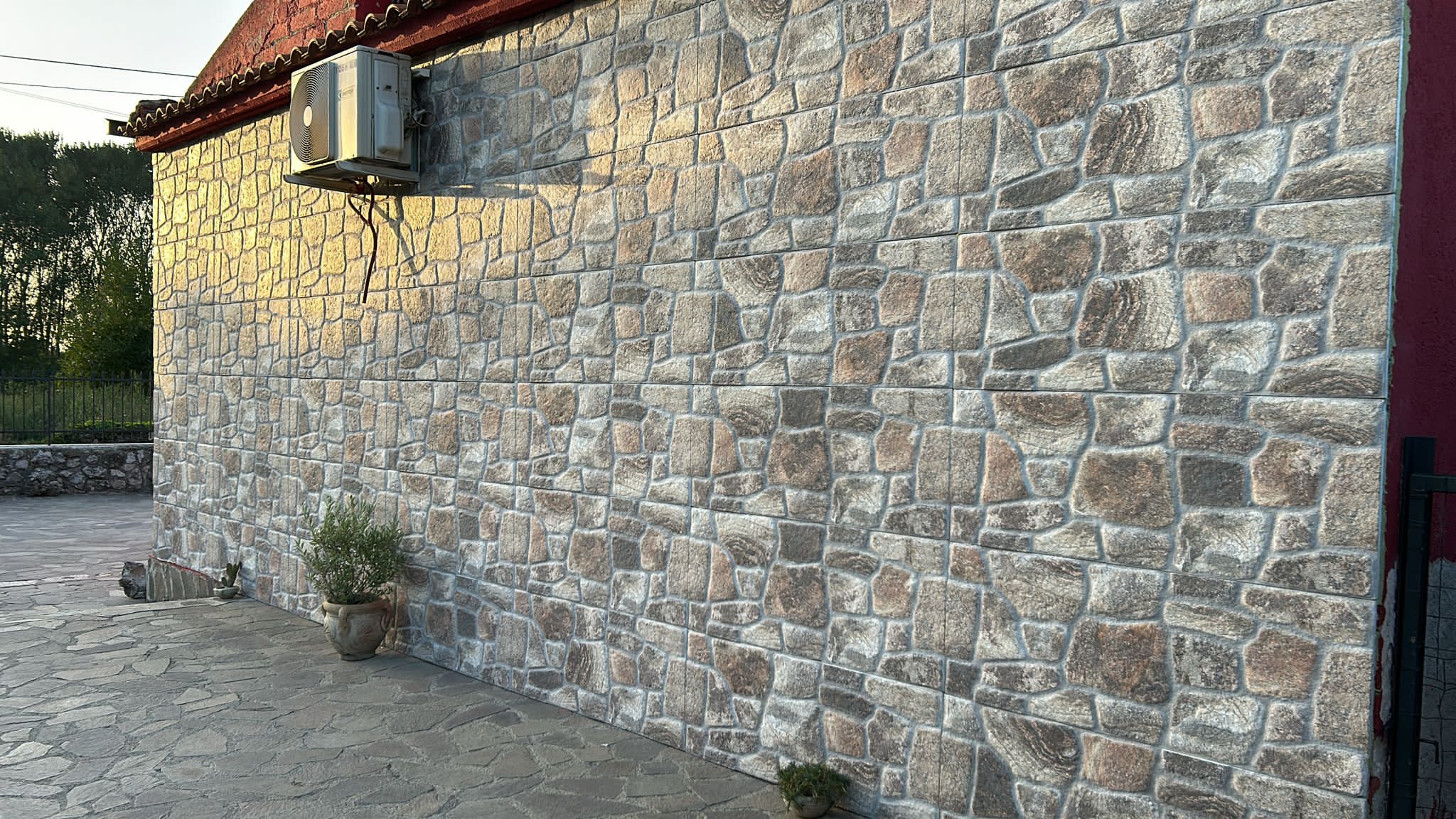 La Bellezza dell'Effetto Pietra: Un Capolavoro in Styrofoam