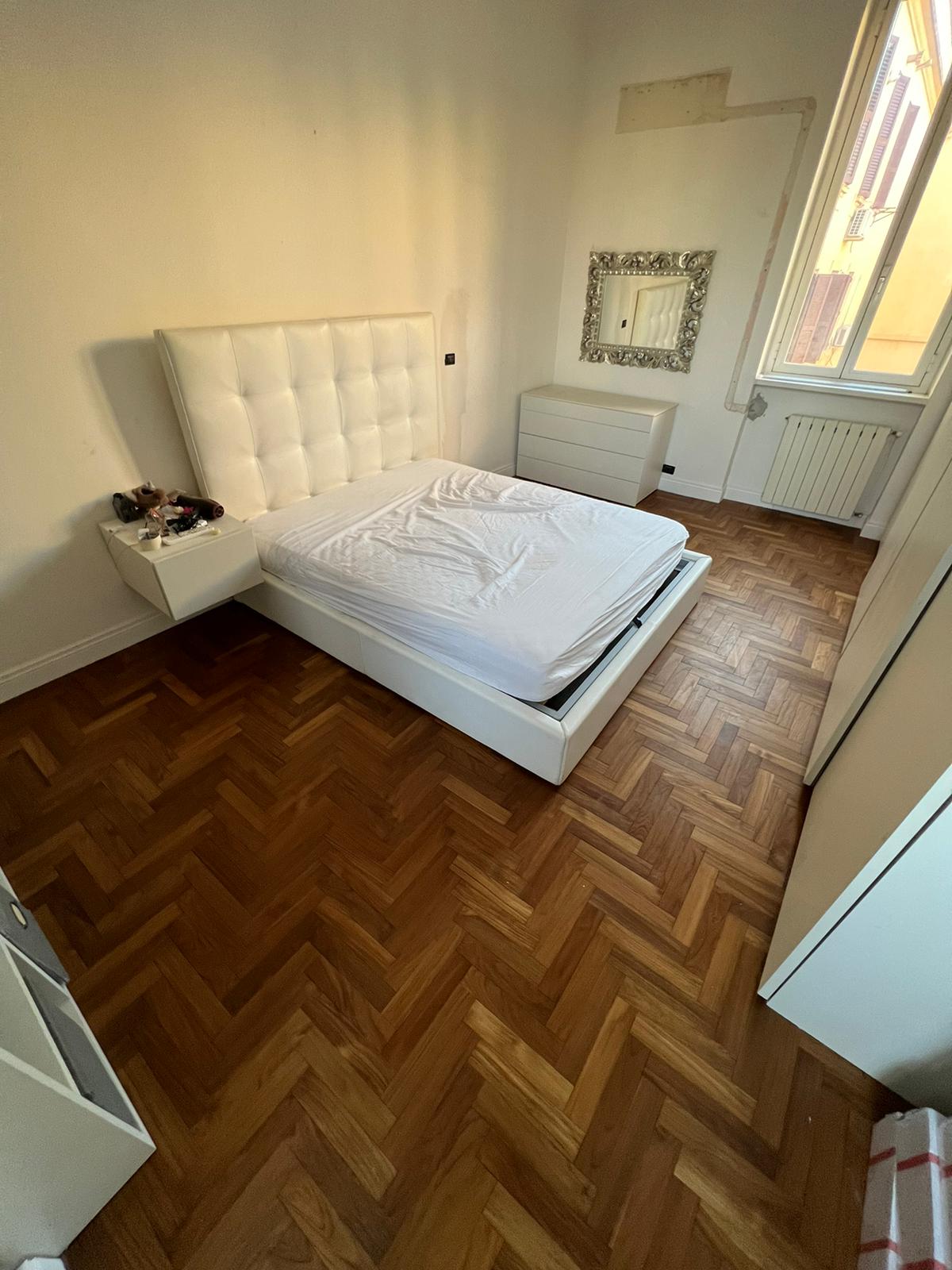 Teak Spina massello prefinito su Roma