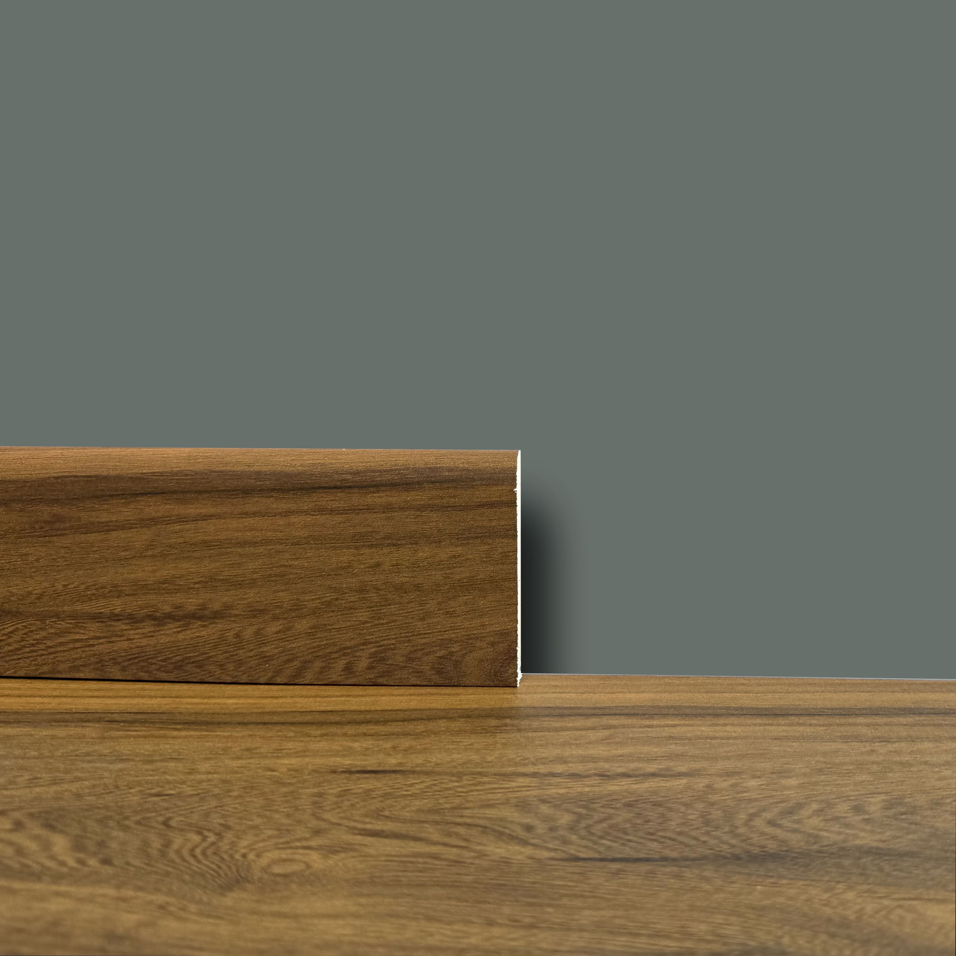 €2,99ml - BATTISCOPA in FIBRA DI LEGNO coordinato GAMMA LAMINATI 70x15 inclinato vari decori - Eternal Parquet