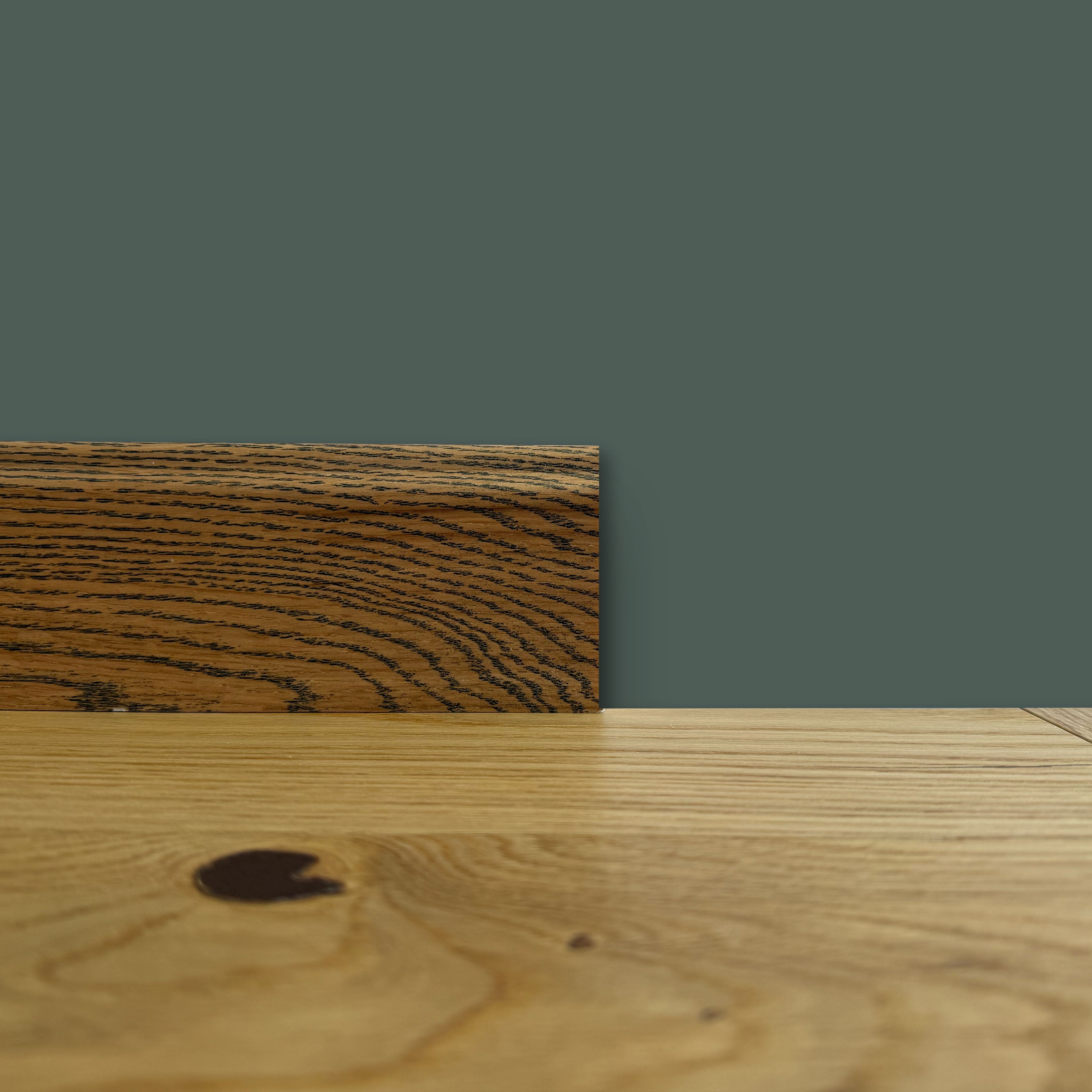 BATTISCOPA DUCALE in legno MASSELLO impiallacciato VERO LEGNO DI ROVERE CUOIO 80x15 verniciato opaco poro aperto (prezzo al metro) - Eternal Parquet