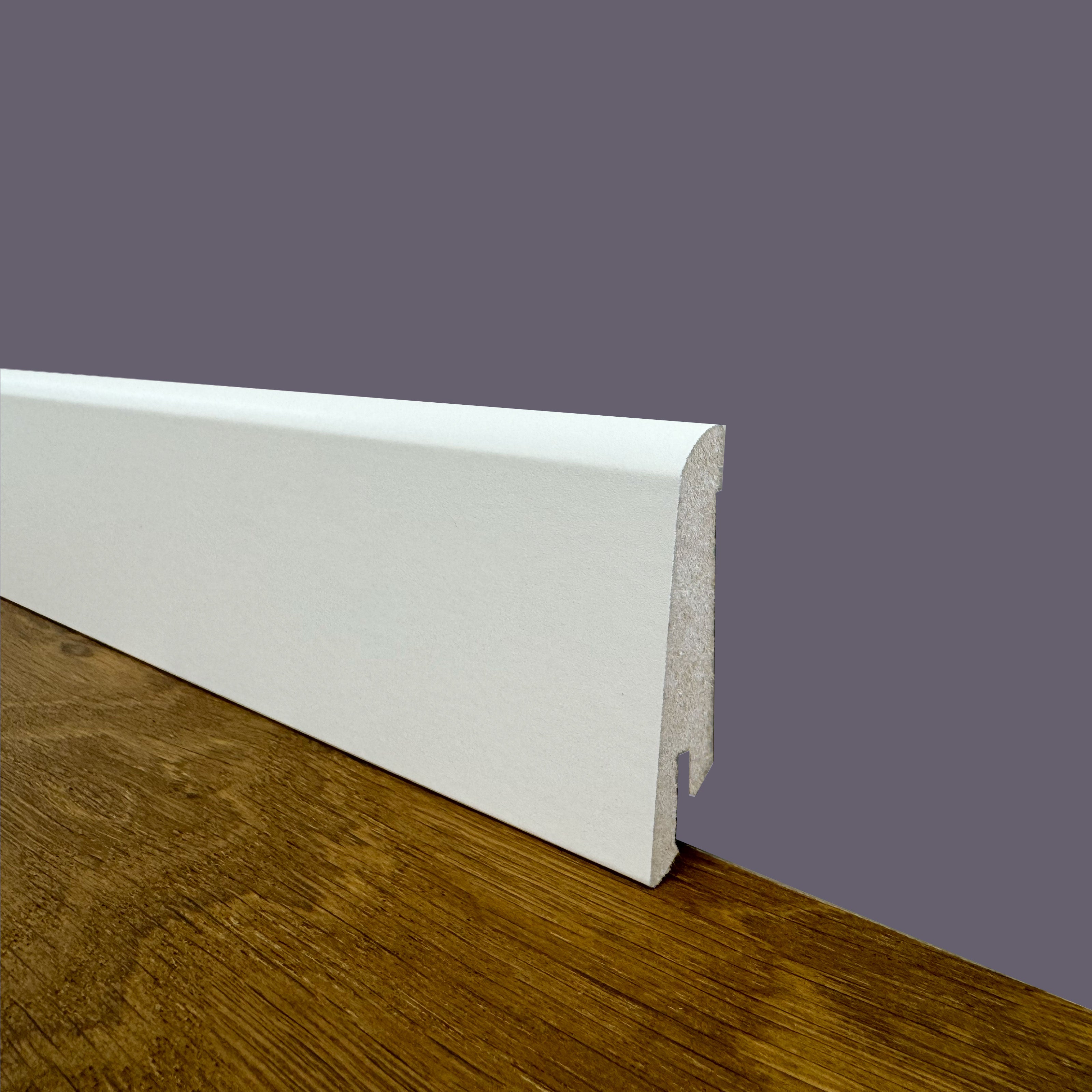 €1,79 - BATTISCOPA ZOCCOLINO BIANCO inclinato in FIBRA DI LEGNO 60x15 Parquet, Laminati, SPC, LVT - Eternal Parquet