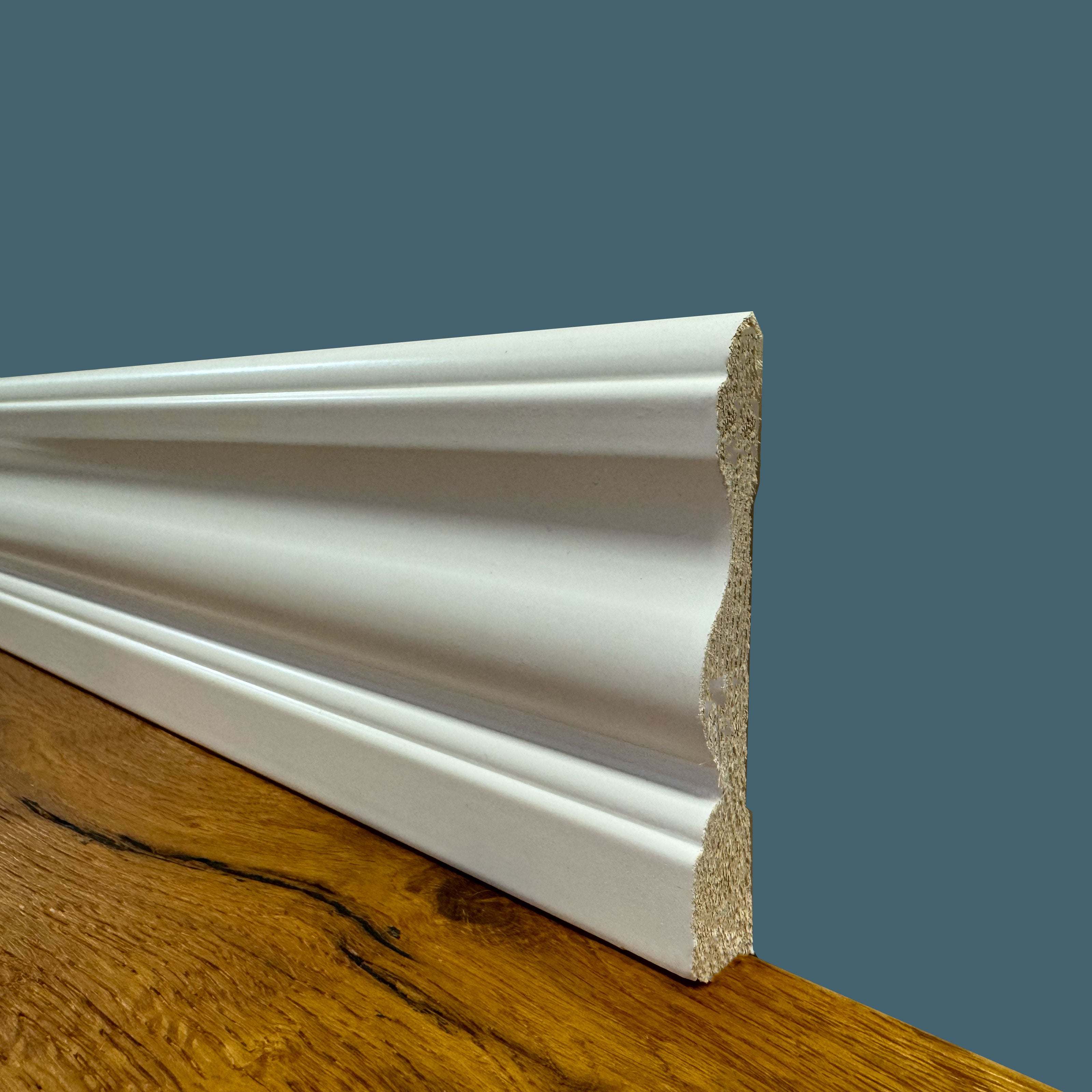 Mostrina e Battiscopa PREMIUM in legno MASSELLO mod. VITTORIANO 91x15 laccato bianco liscio (prezzo al metro) - Eternal Parquet