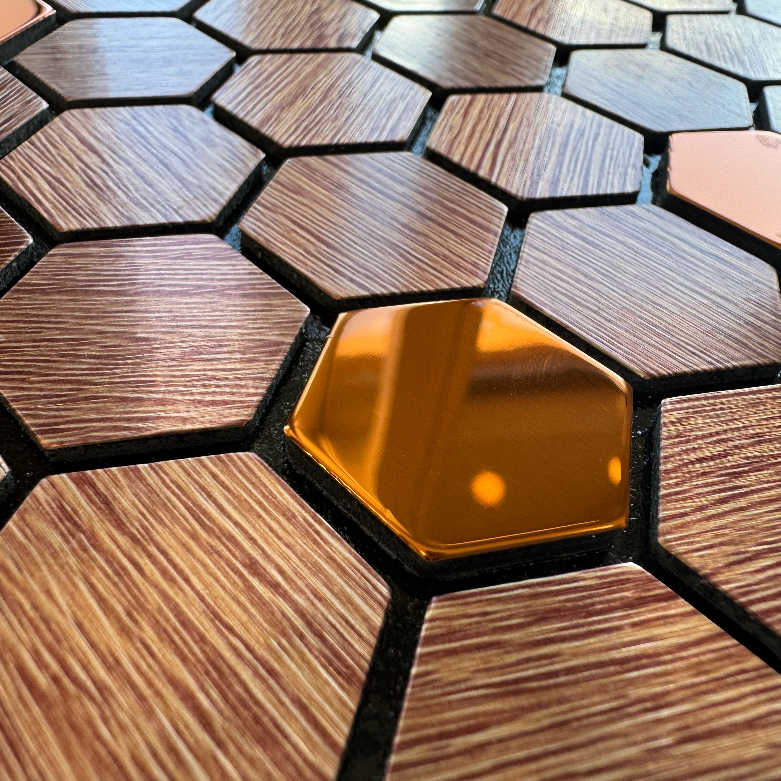 TOP! Piastrella autoadesiva in vero alluminio serigrafato con inserti in Acciaio 30x30cm (sp. 3mm) color BRONZO - Eternal Parquet