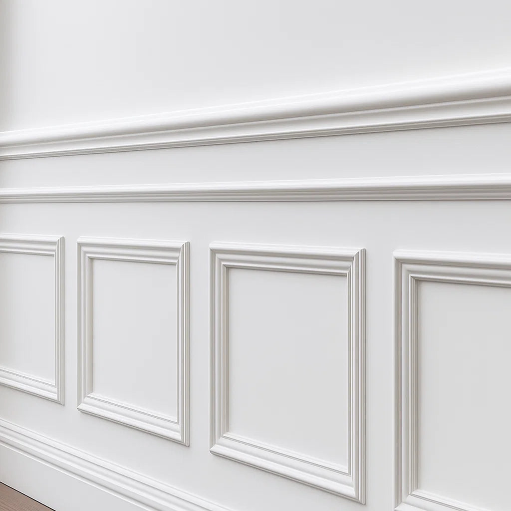 *STOCK FOLLI* pacco da 22ml di Profilo per boiserie in Polimeri Bianco RAL 9016 verniciabile 93X30mm - Eternal Parquet