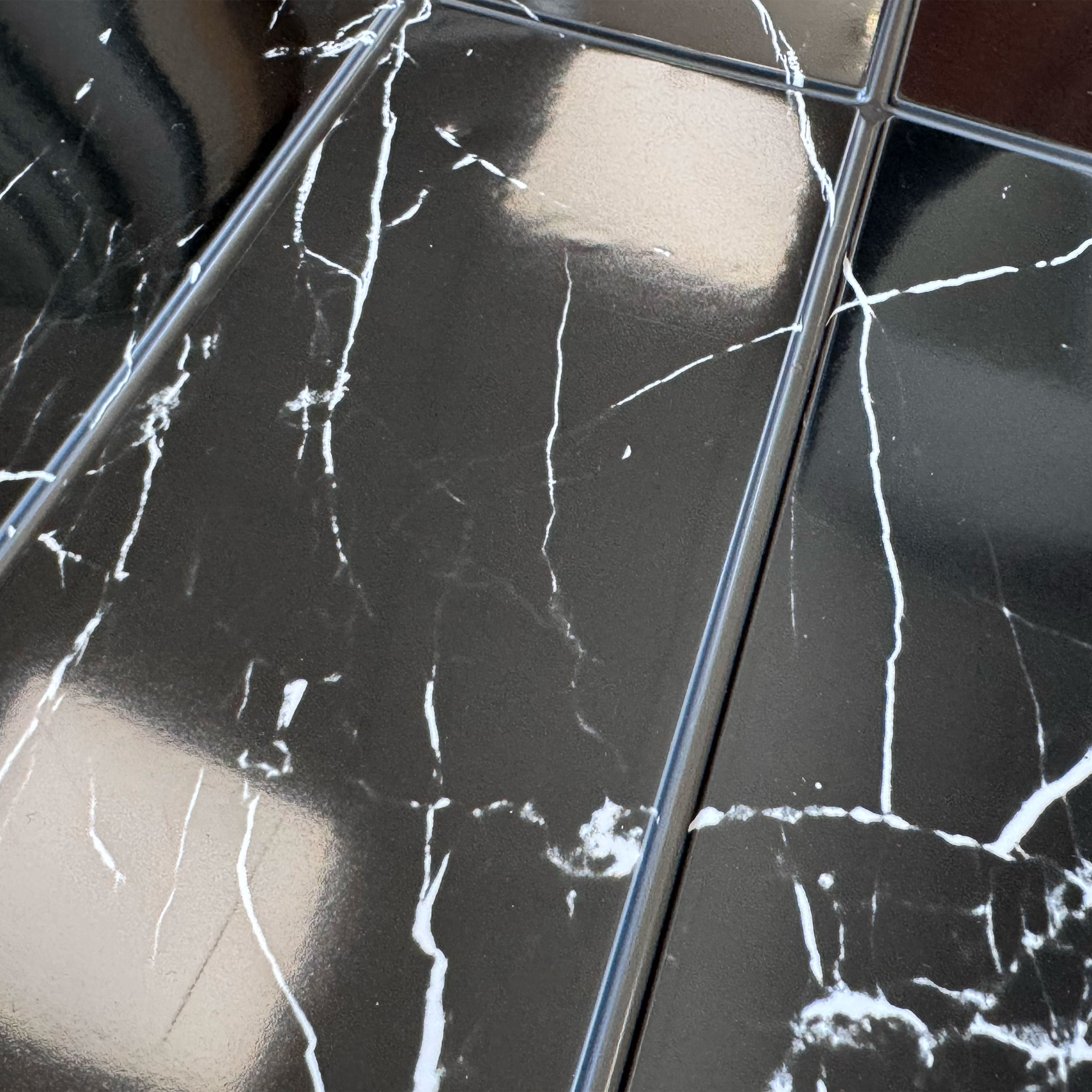 Pannelli 3D Rivestimento a parete in PVC effetto MARMO MARQUINIA 95x48cm Realistici, isolanti, idrorepellenti. - Eternal Parquet