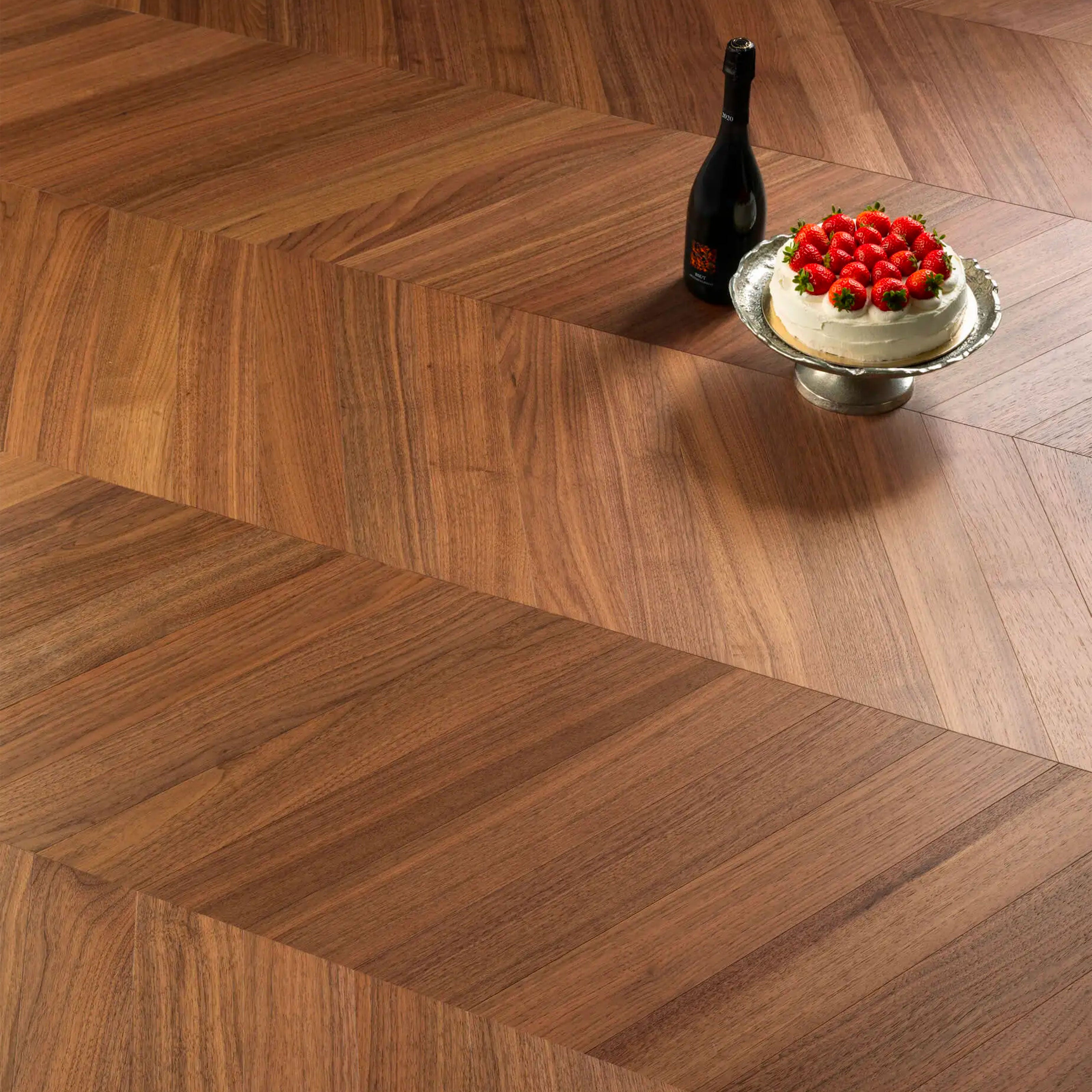 Pavimento in legno prefinito di WALNUT (Noce) punta ungherese verniciato, bisell. Spazz. 8x92x550mm Select - Eternal Parquet