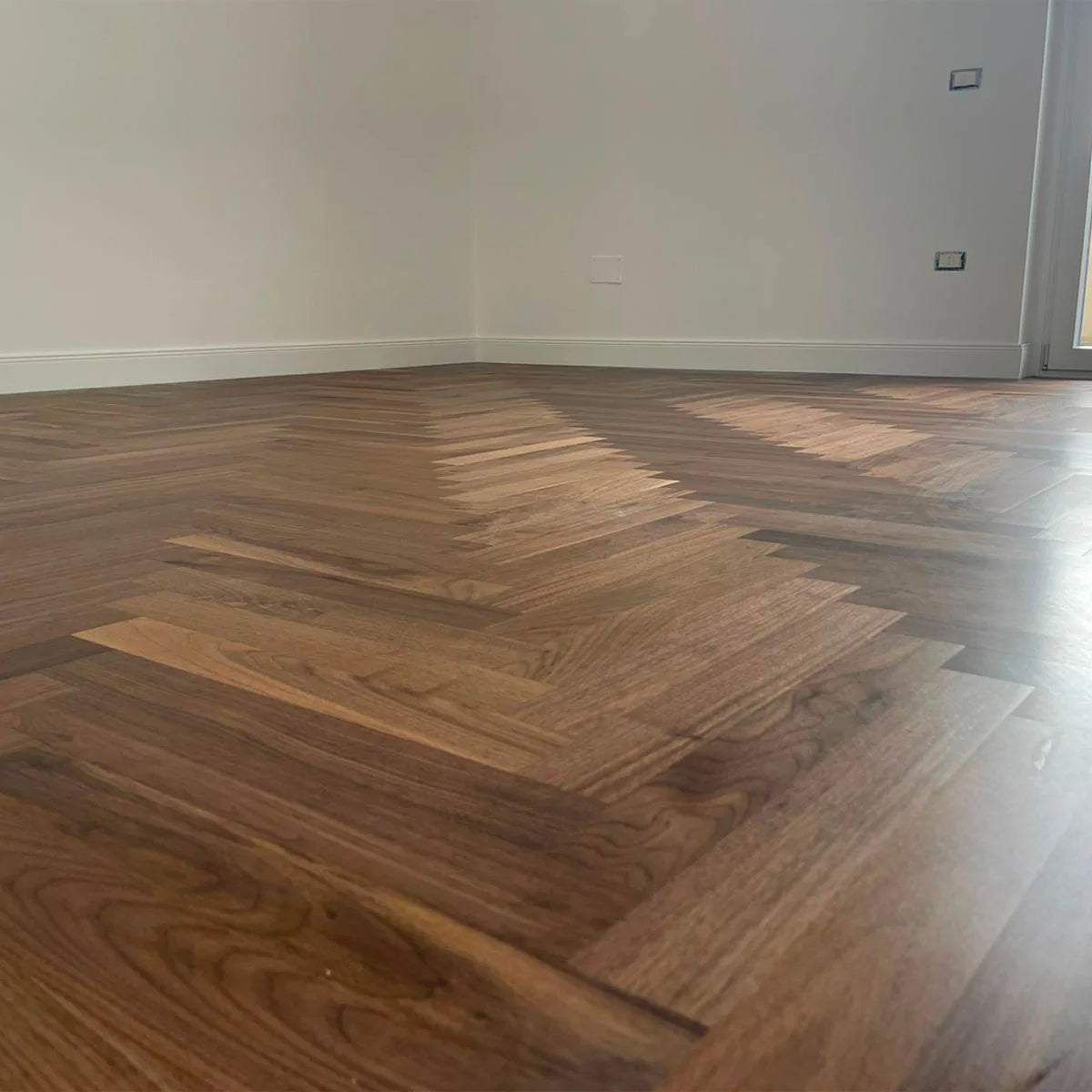 €39,90mq ***STOCK*** Bancale 56 mq di Prefinito HARO, rovere Allegro 10x70x490 Noce Americano vernice spina - Eternal Parquet