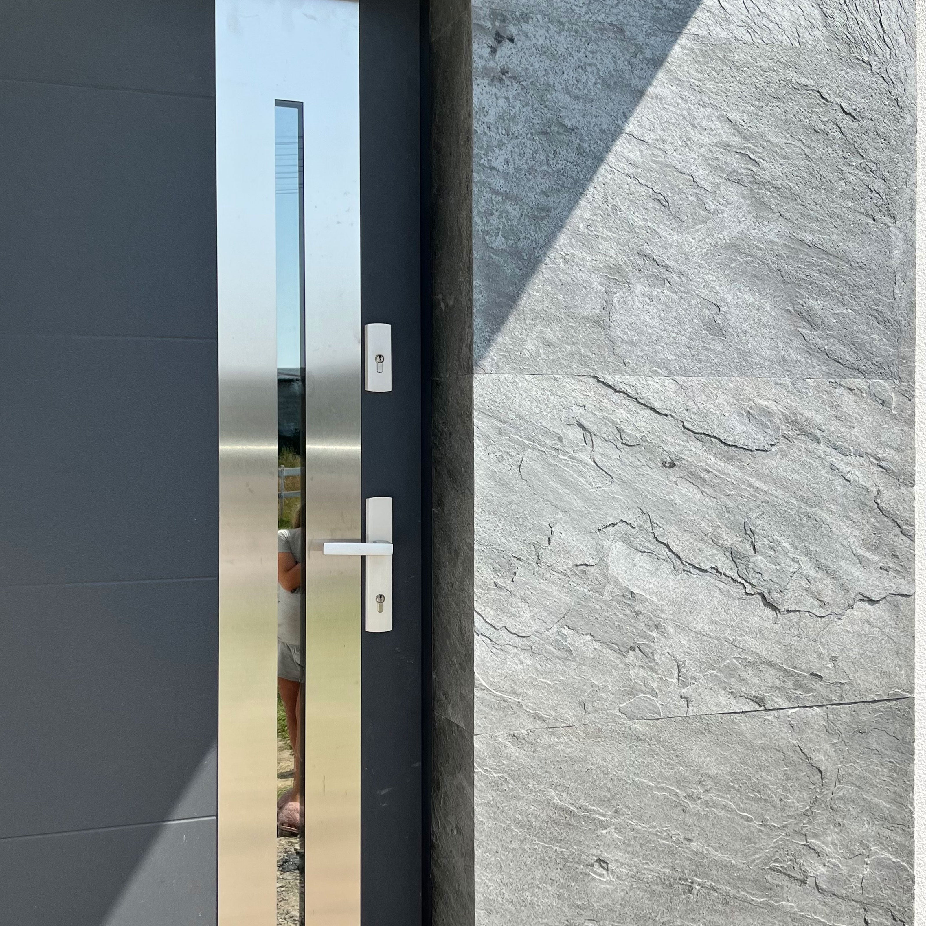 pannello rivoluzionario di Rivestimento interno-esterno in VERA PIETRA flessibile 61x122x0,3cm ANTRACITE - Eternal Parquet