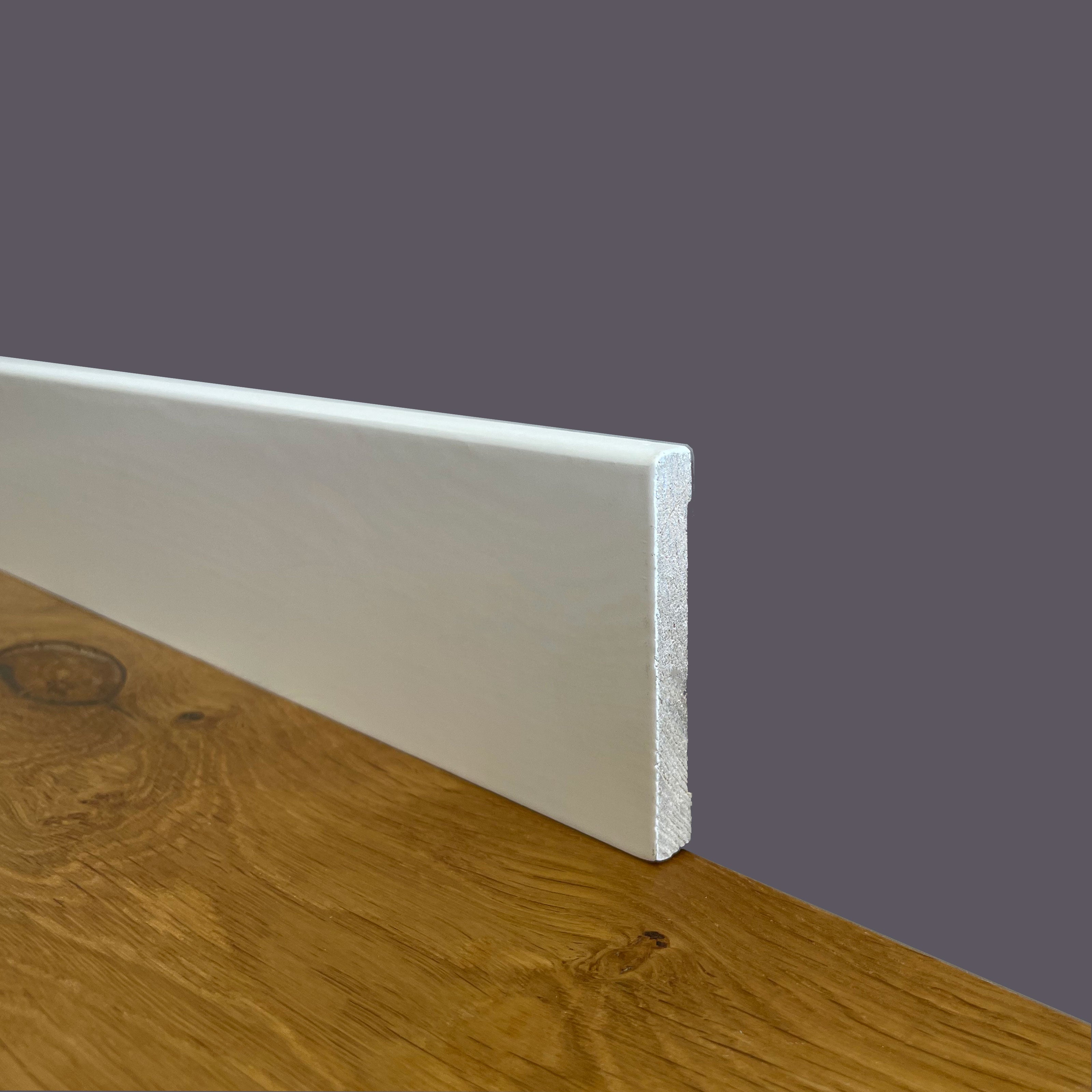 100ml di Battiscopa PREMIUM in legno MASSELLO squadrato 70x10 laccato bianco Eternal Parquet