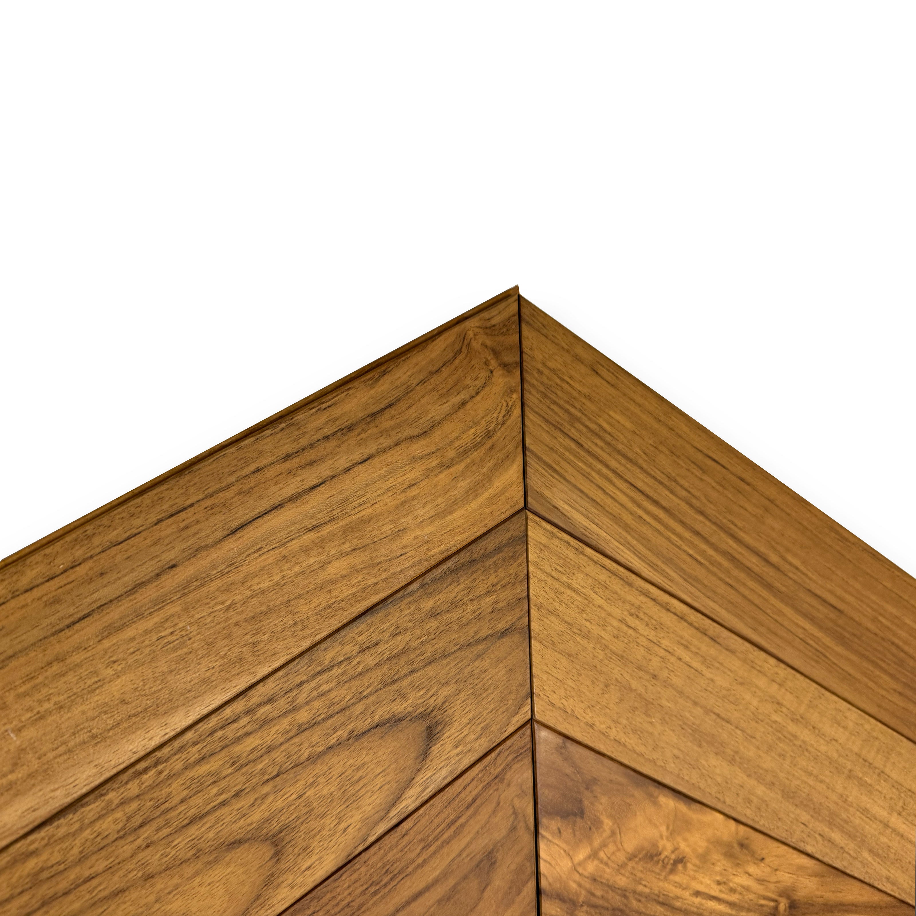 Parquet prefinito massello (due strati in teak) Teak Asia Spina ungherese vern. effetto olio, bisellato 10x70x490 - Eternal Parquet