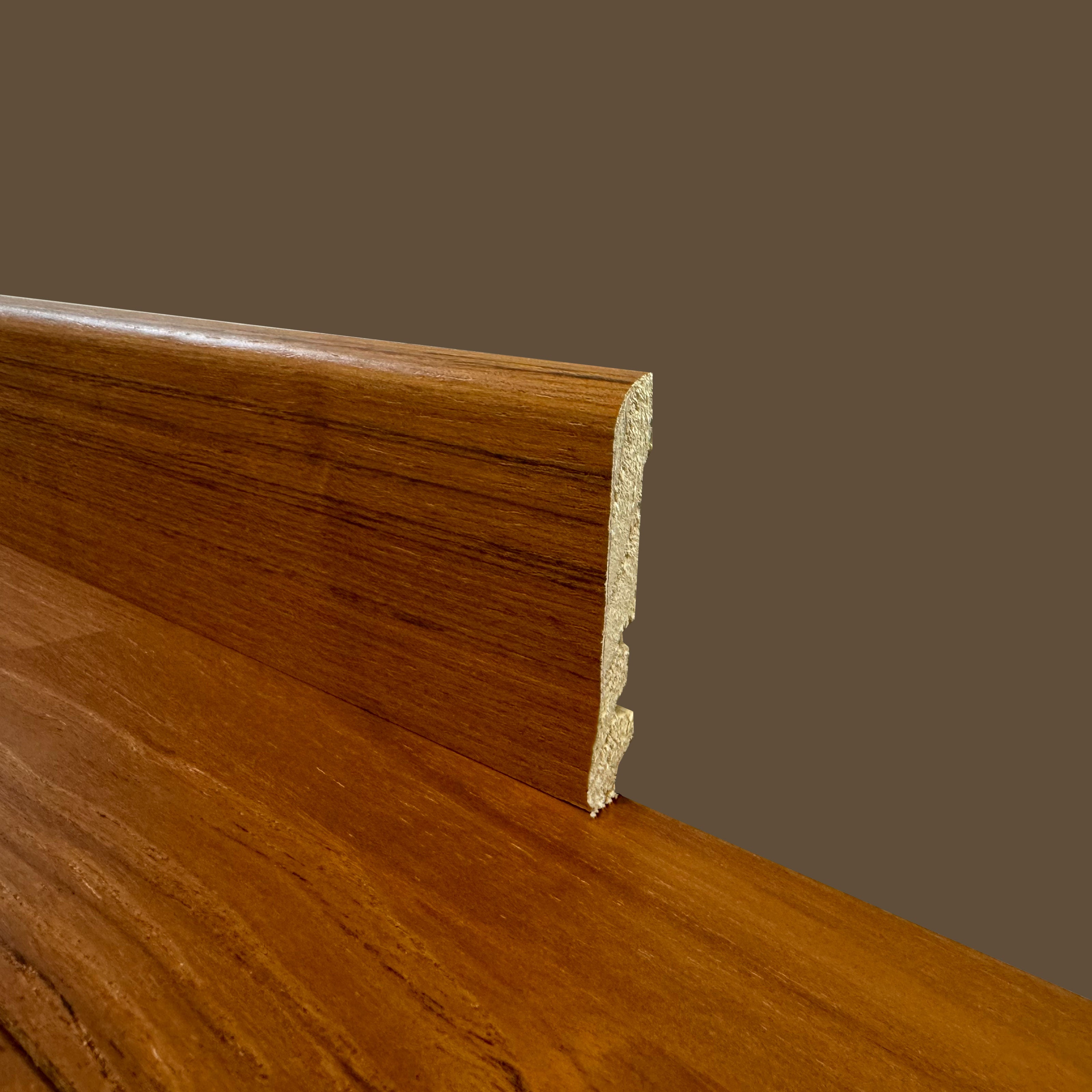 BATTISCOPA BC in legno MASSELLO impiallacciato VERO LEGNO DI TEAK 70x10 verniciato opaco poro aperto - Eternal Parquet