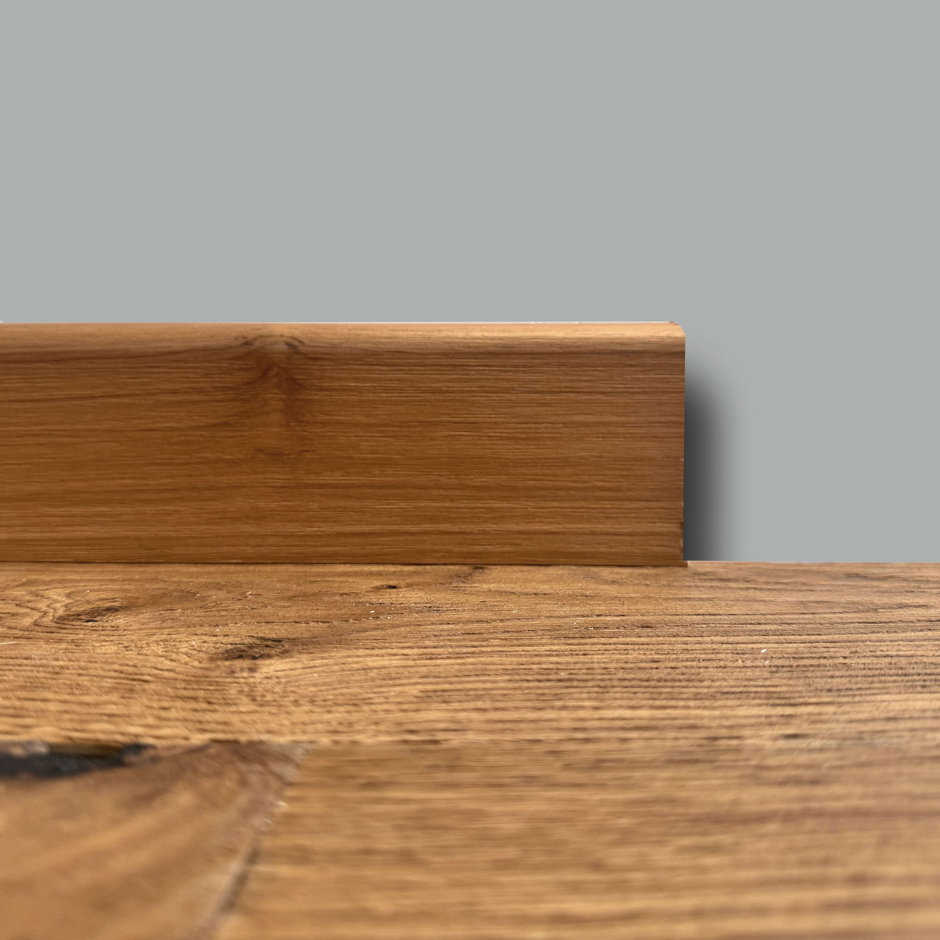 €1,89ml ** FUORI TUTTO ** Lotti da 100ml di Battiscopa in legno multistrato impiall. TEAK 82x13mm - Eternal Parquet