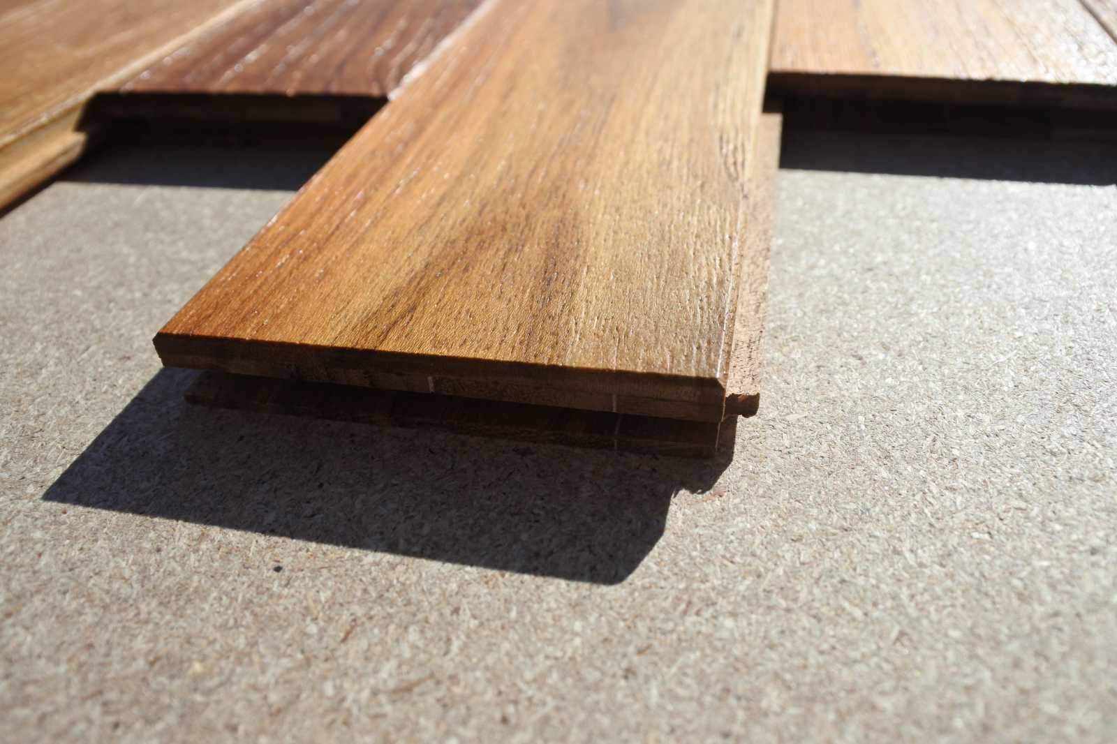 Parquet prefinito Massiccio in teak asia Finitura Vernice PRIMA SCELTA 10x60x360 microbisellato verniciato satinato a poro aperto posa anche a spina di pesce