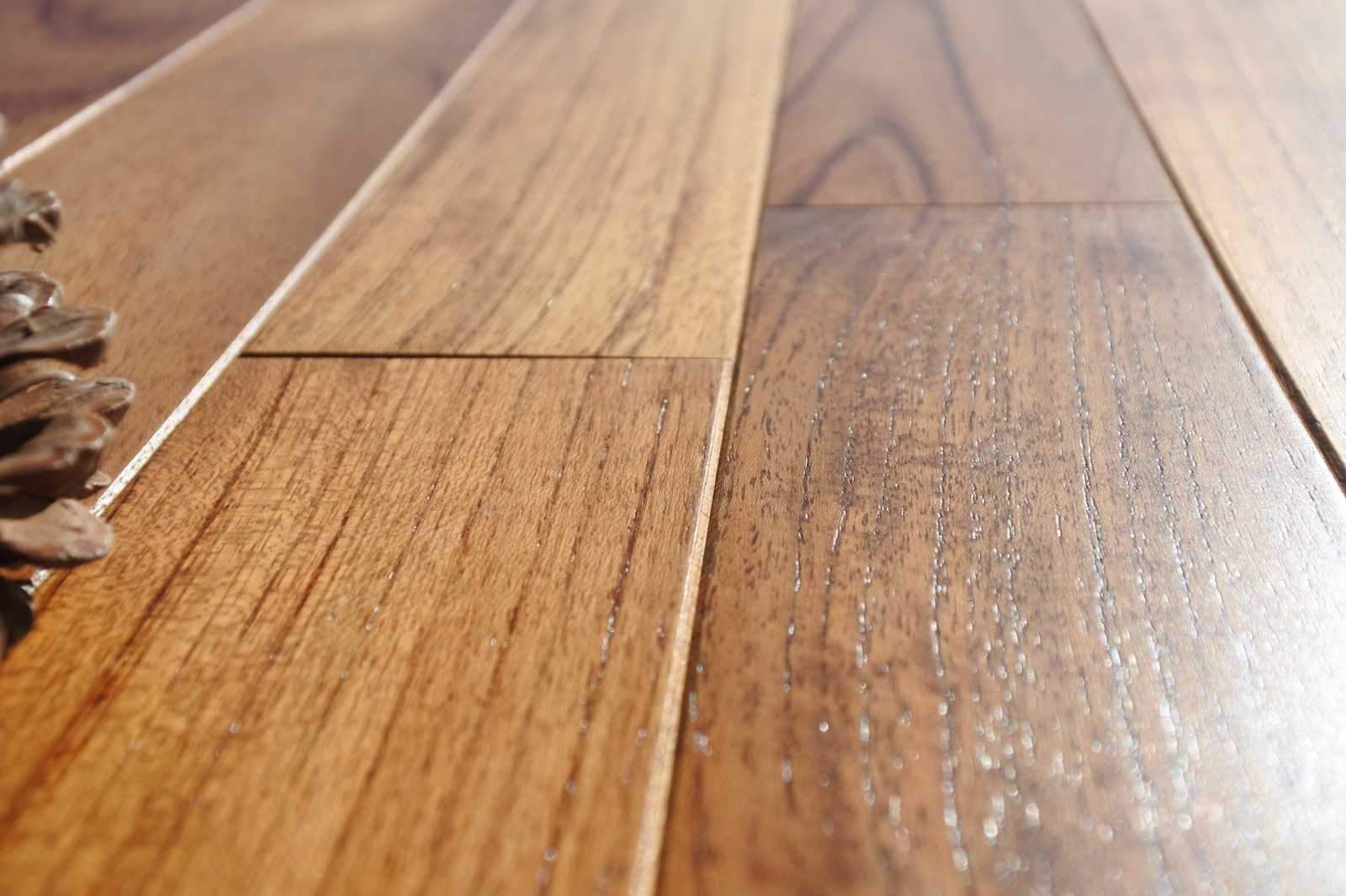 Parquet prefinito Massiccio in teak asia Finitura Vernice PRIMA SCELTA 10x60x360 microbisellato verniciato satinato a poro aperto posa anche a spina di pesce