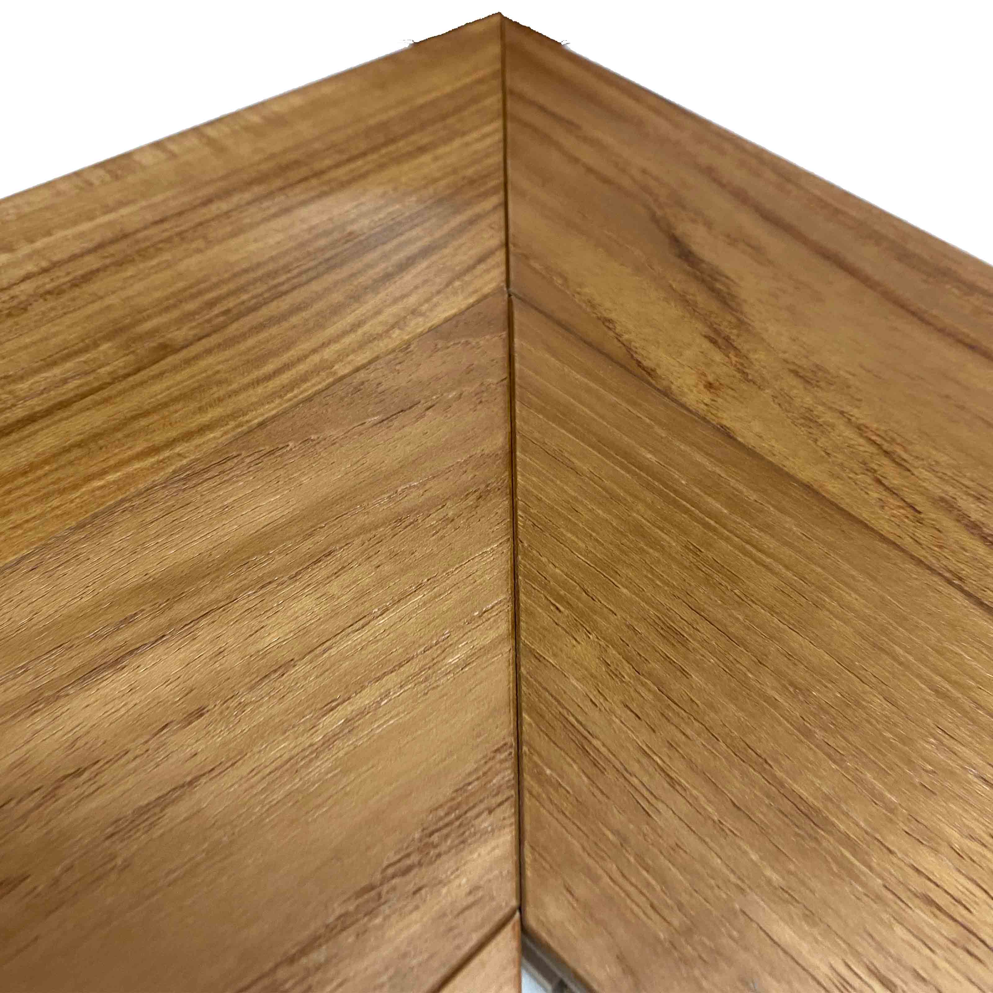 Parquet prefinito Teak Asia prima scelta Spina Francese (Chevron) verniciato spazzolato 14x90x600 - Eternal Parquet