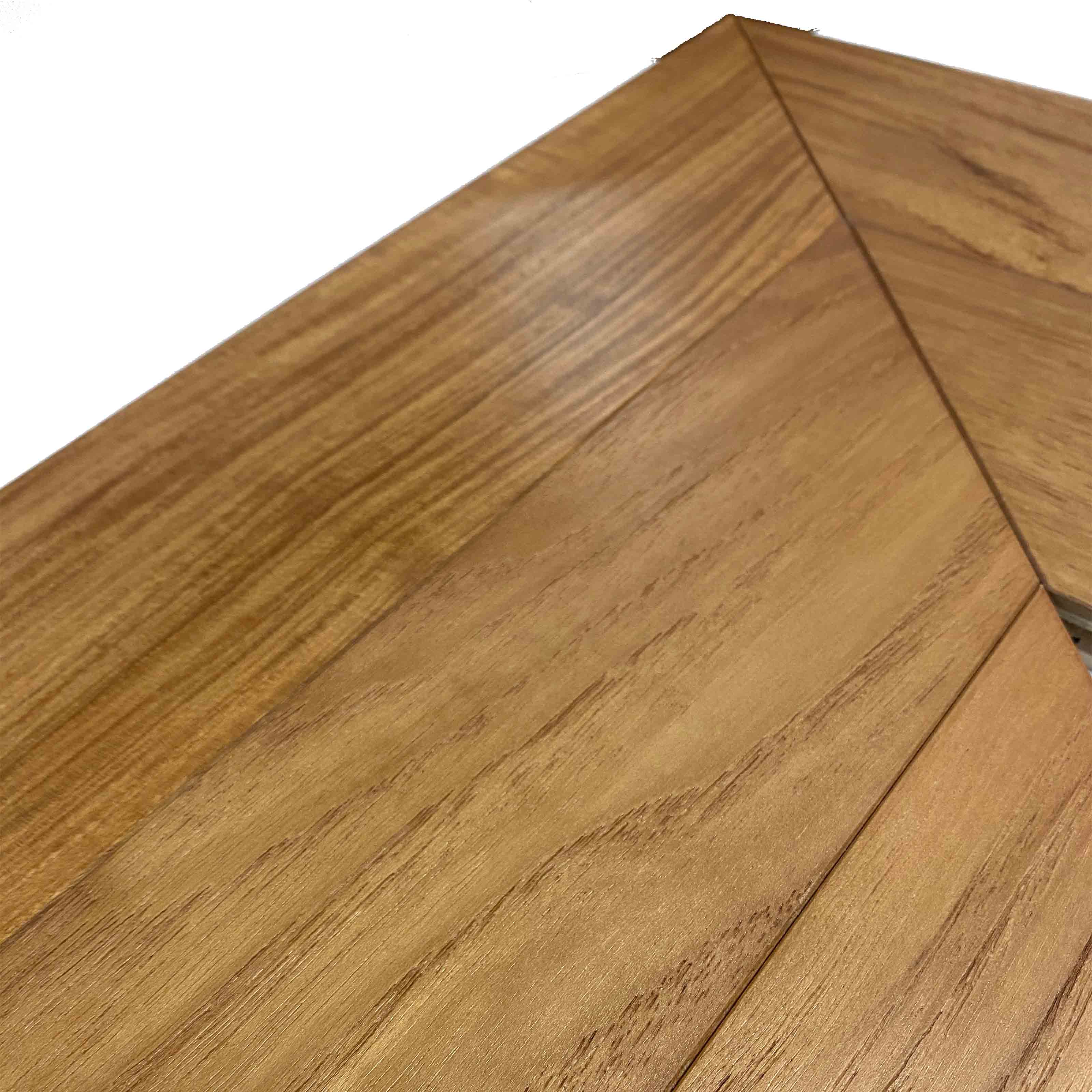 Parquet prefinito Teak Asia prima scelta Spina Francese (Chevron) verniciato spazzolato 14x90x600 - Eternal Parquet