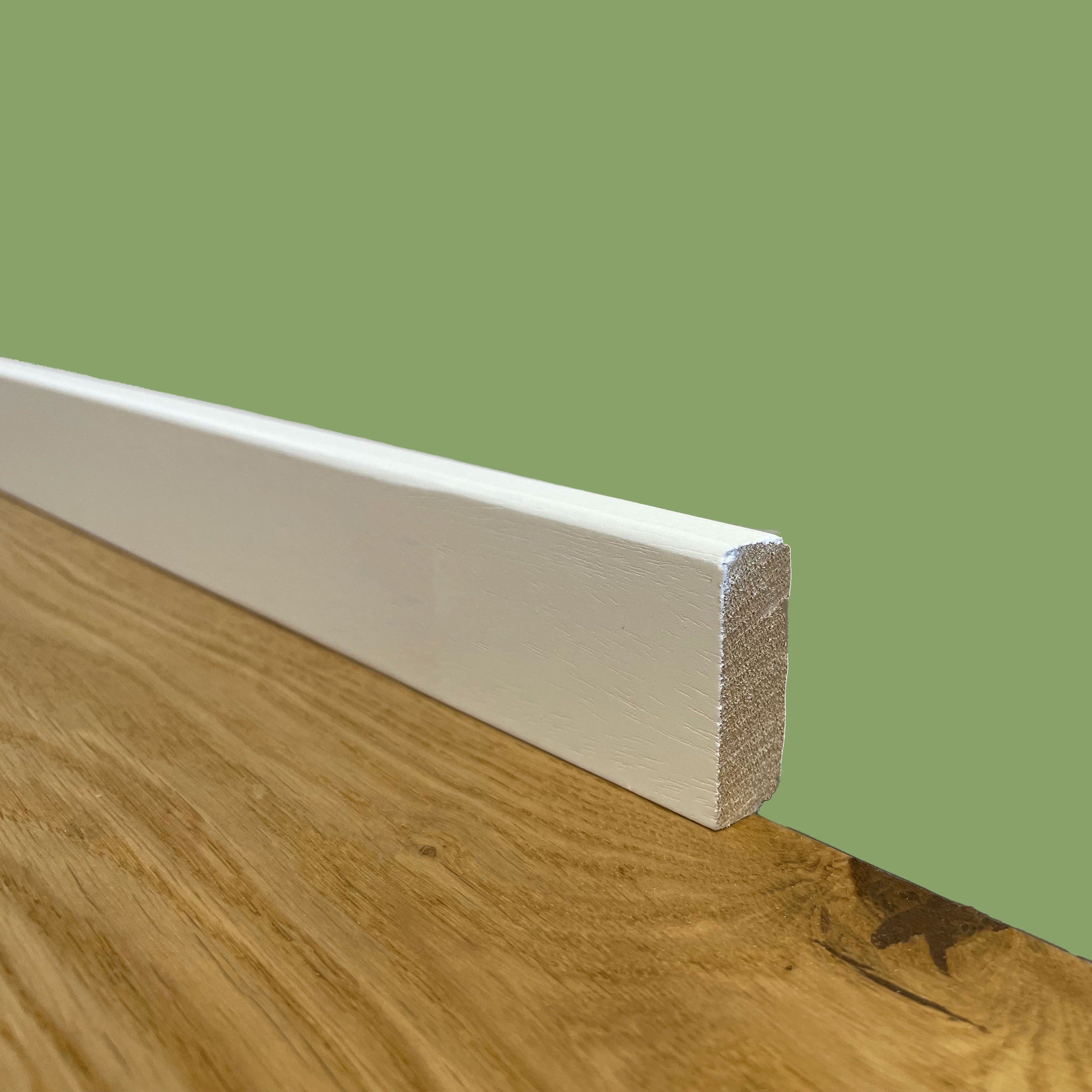 BATTISCOPA Squadrato BASSO laccato bianco in legno MASSELLO 40X13 (prezzo al ML) - Eternal Parquet