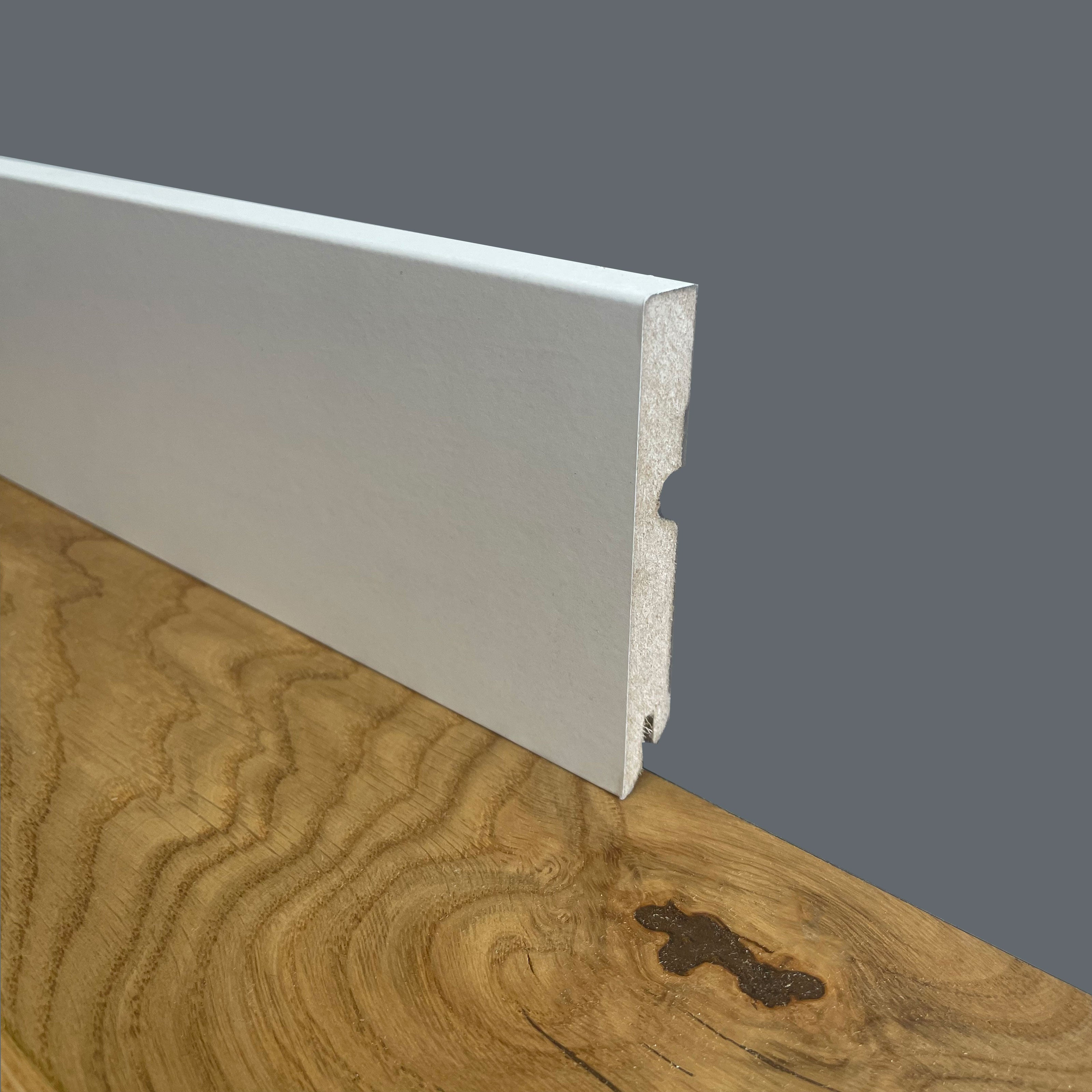 BATTISCOPA ZOCCOLINO passacavo SQUADRATO in FIBRA DI LEGNO COMPATTA 95X15 BIANCO Eternal Parquet