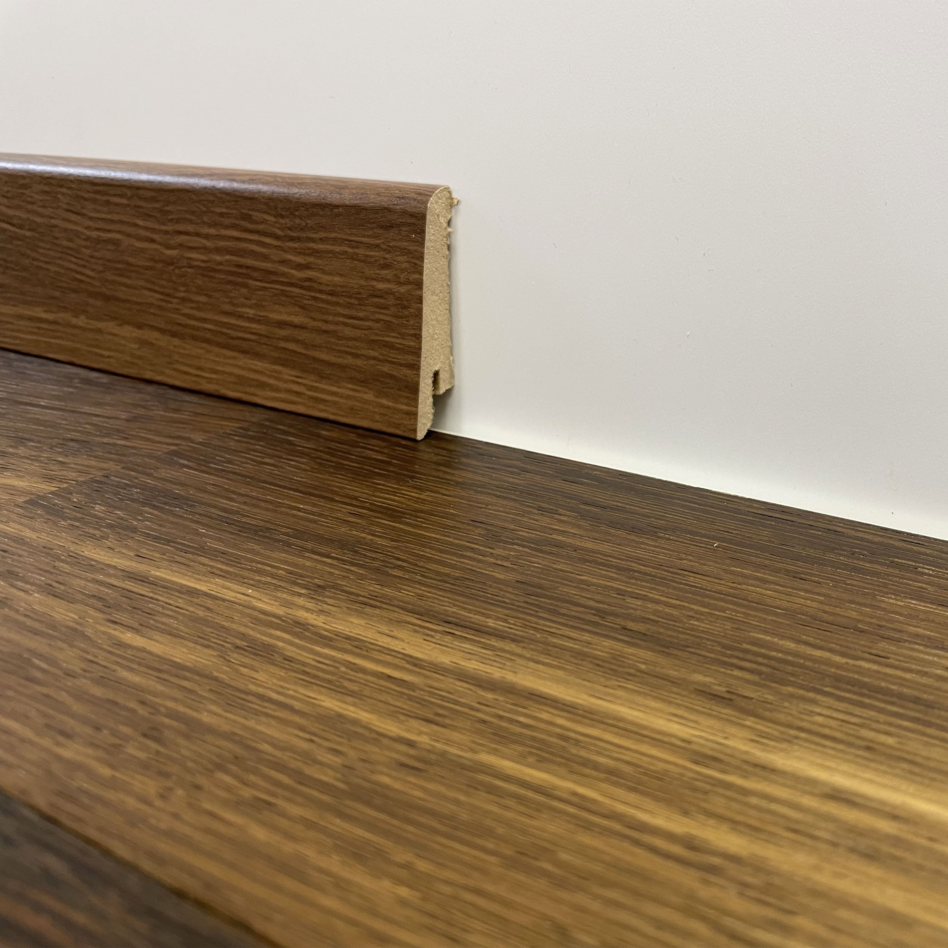 €1,69 - BATTISCOPA ZOCCOLINO in FIBRA DI LEGNO 60x15 Vari decori, Parquet, Laminati, SPC, LVT Eternal Parquet