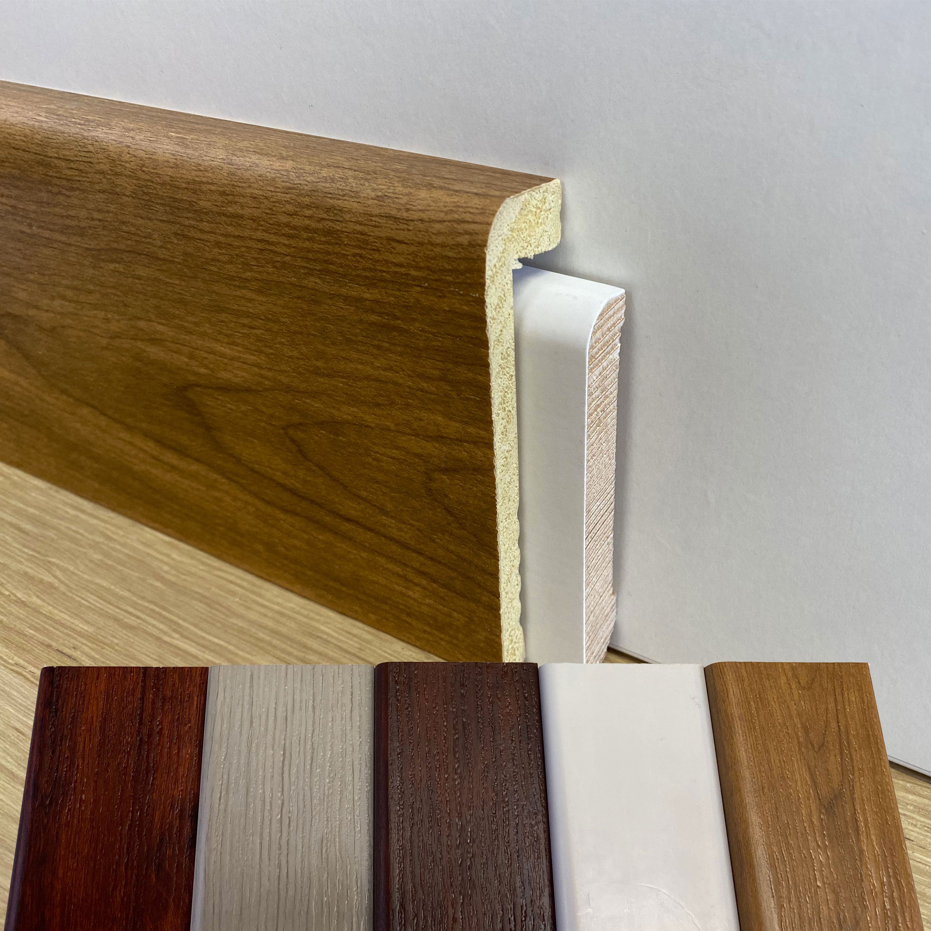 Battiscopa Coprimarmo copribattiscopa in Duropolimero Polistrutturato 100x25 effetto legno o bianco Eternal Parquet