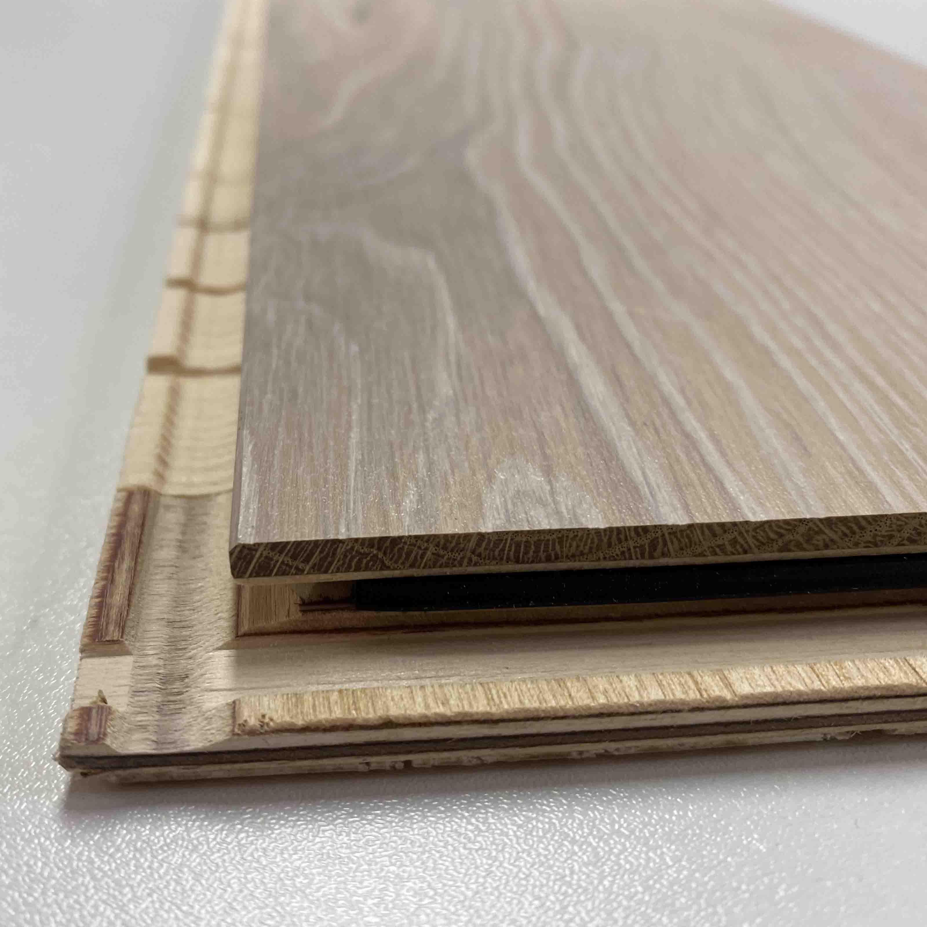 Parquet Prefinito Maxilistone Rovere Espressivo PALE WHITE 138x14x2200 Click - Eternal Parquet