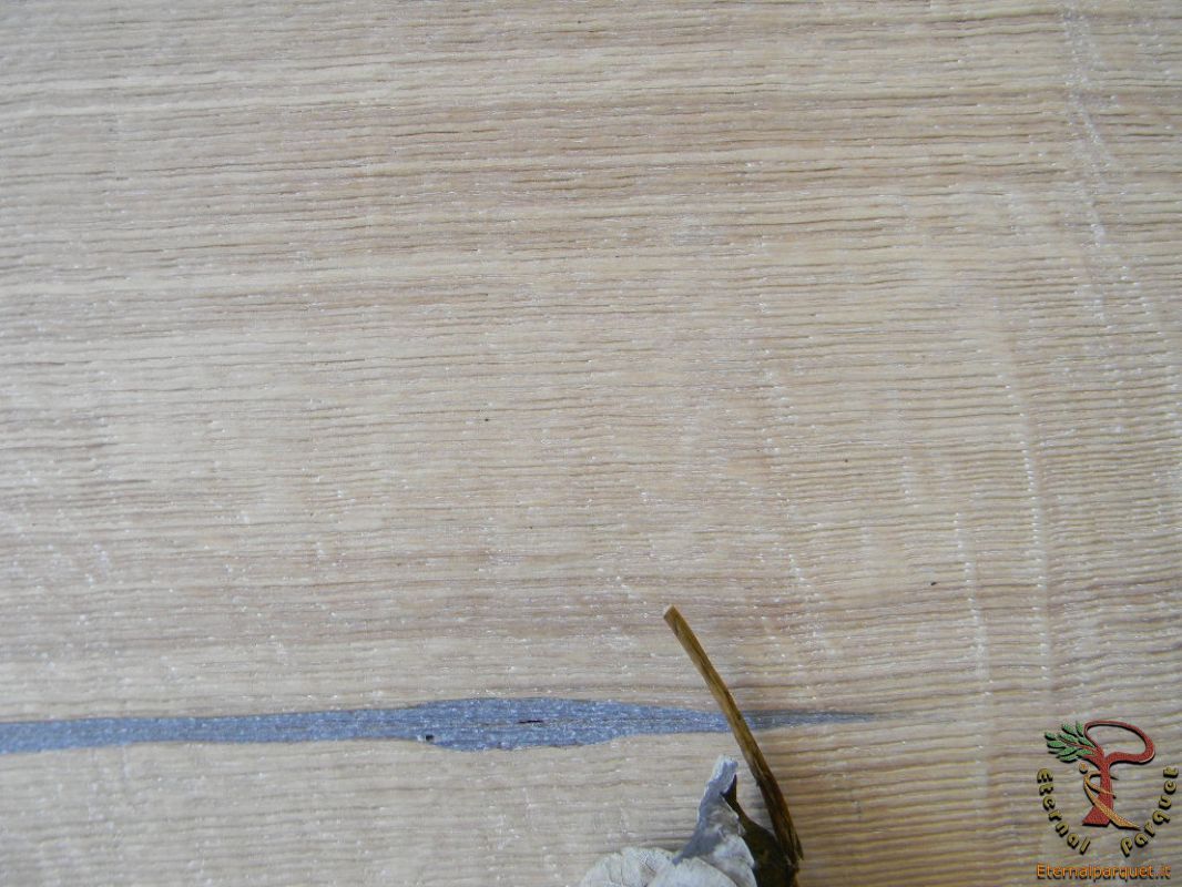 Parquet MAXILISTONE prefinito KAHRS FOUNDERS COLLECTION mod. "GUSTAF" 15x187x2420 spazzolato,raschiato a mano, bisellato, Bianco antico olio naturale (incastro 5s flottante o incoll.) *su questo prodotto posa in opera ad 1 EURO* - Eternal Parquet