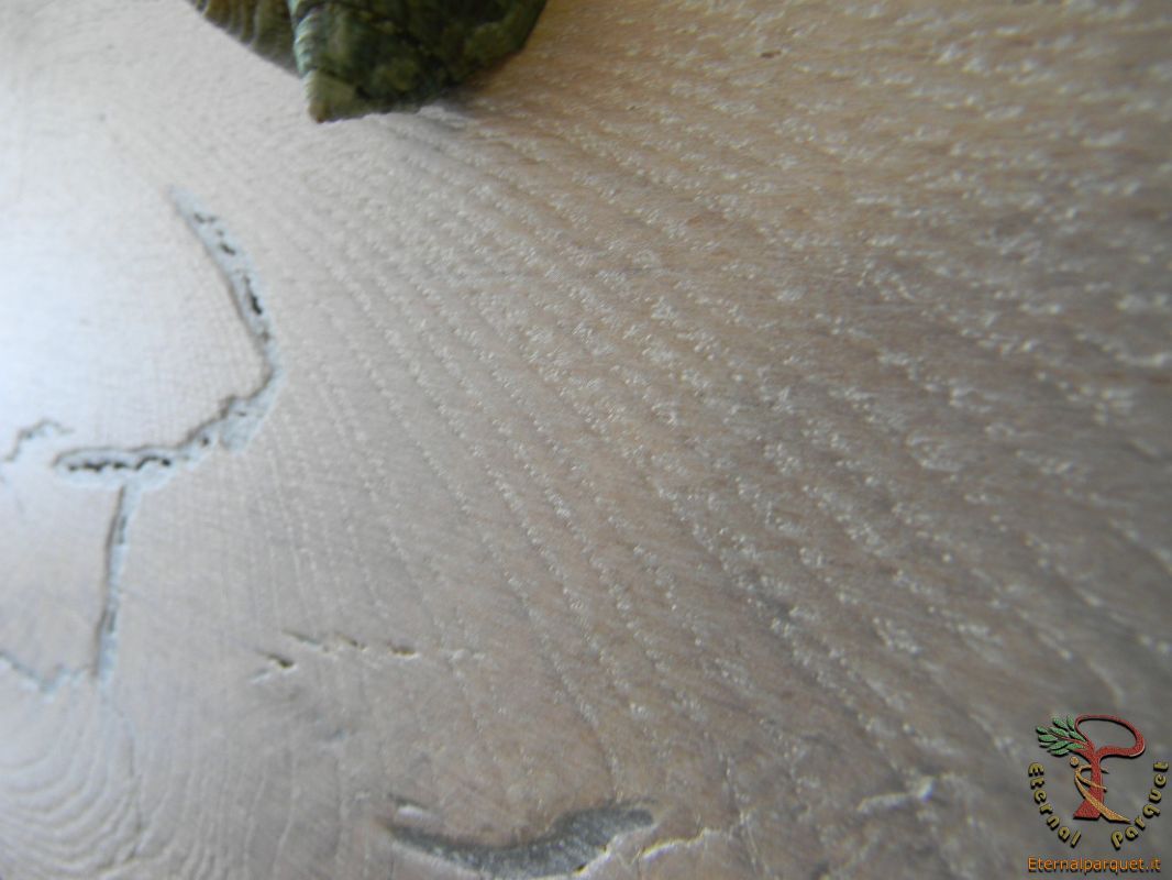 posa in opera a 1 euro Parquet MAXILISTONE prefinito KAHRS FOUNDERS COLLECTION mod. "OLOF" 15x187x2420 spazzolato,raschiato a mano, bisellato, Bianco acceso, olio naturale (incastro 5s flottante o incoll.) - Eternal Parquet