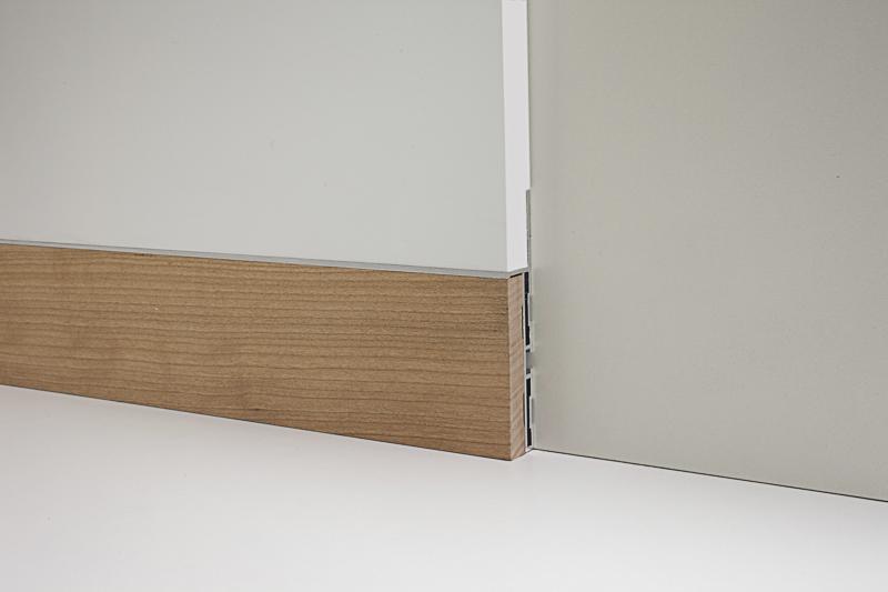 Battiscopa filo muro Profilpas in legno massiccio + sottostruttura alluminio 20ML Profilpas