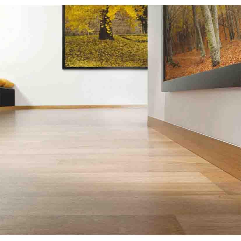 Battiscopa filo muro profilpas in rovere con sottostruttura alluminio - Eternal Parquet