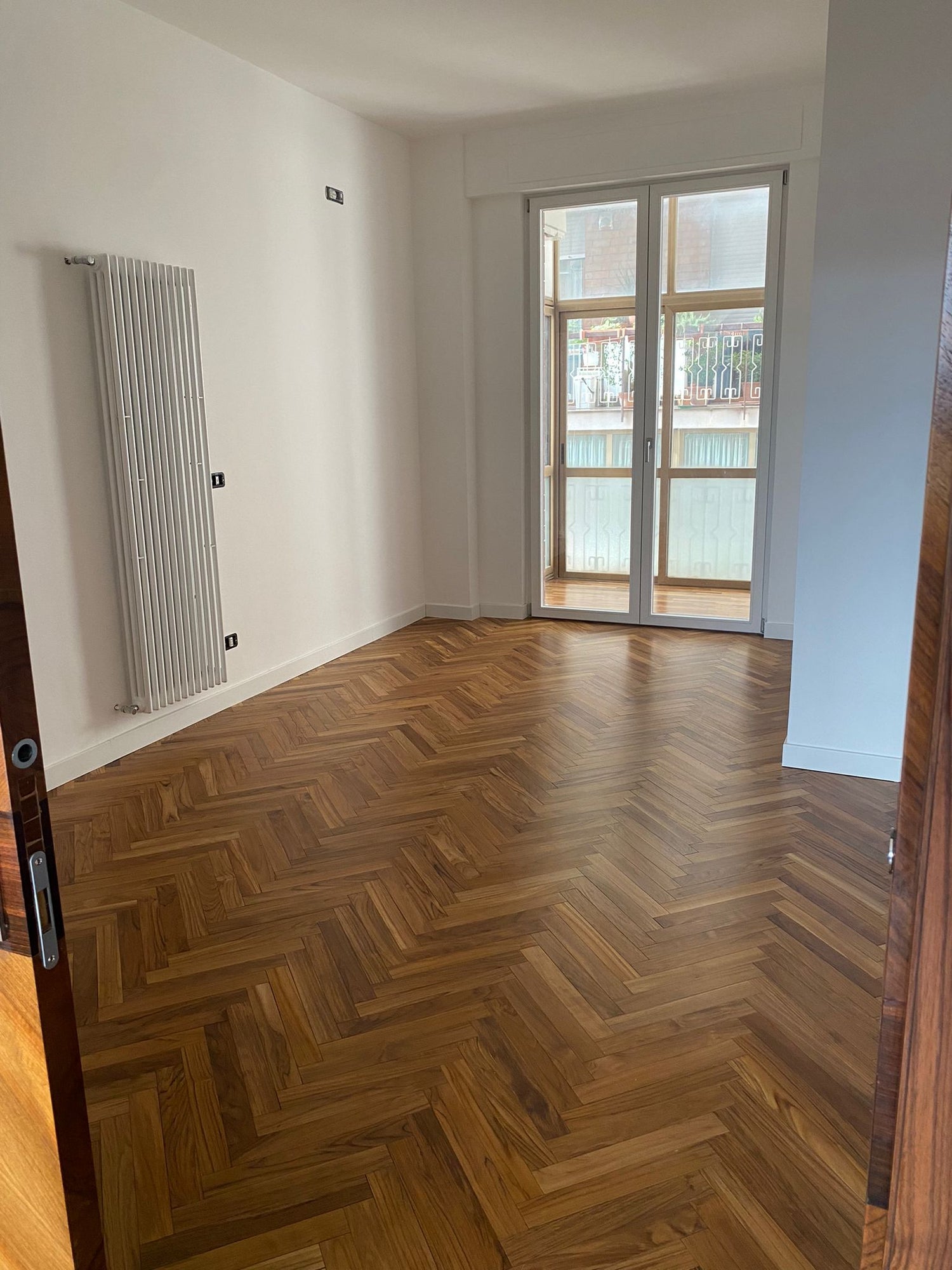 Appena posato il nostro Teak prefinito a spina nel centro di Avellino...ecco il risultato!
