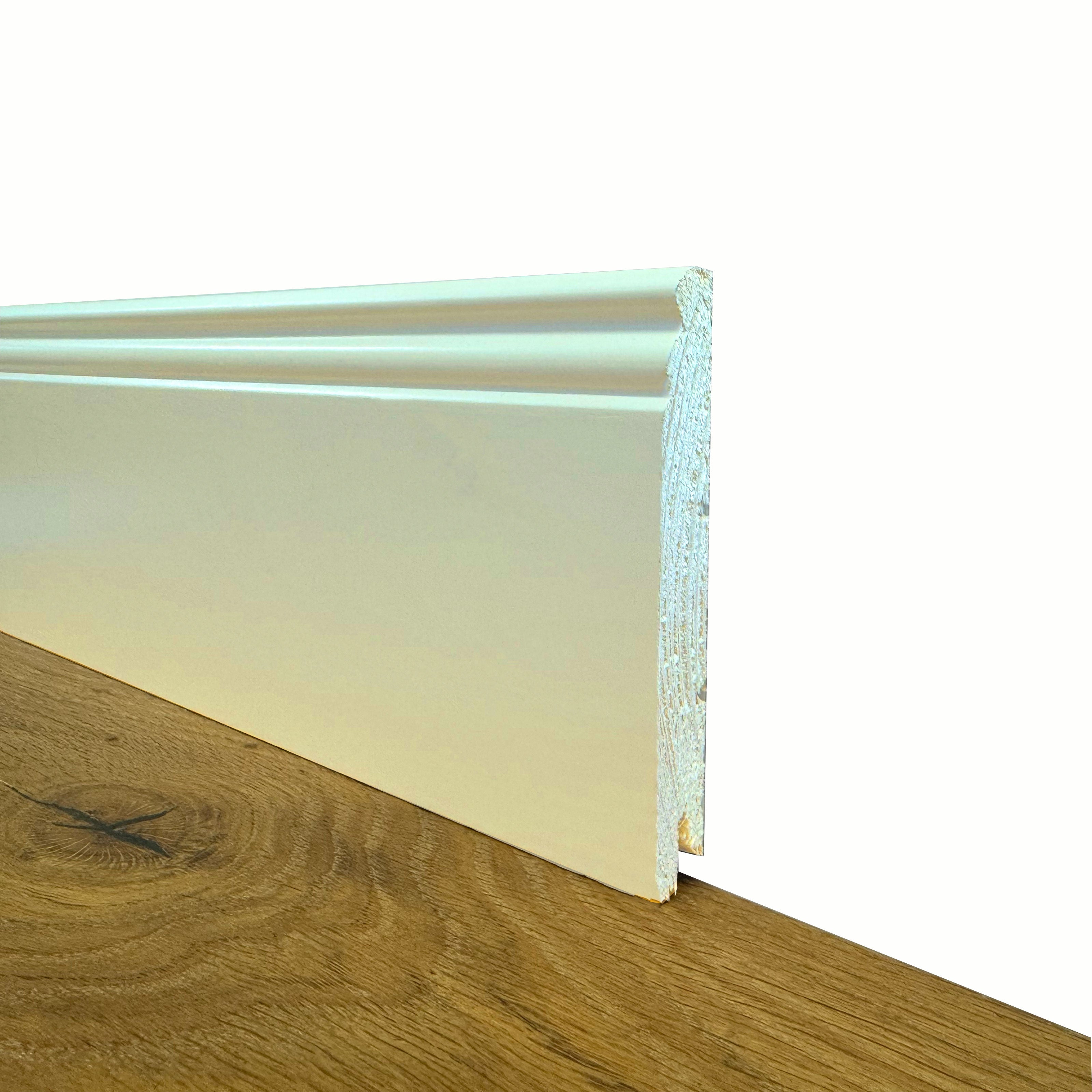 Plinthe PREMIUM en bois MASSIF mod. DUCALE 120x15 laqué blanc RAL 9010 (prix au mètre)
