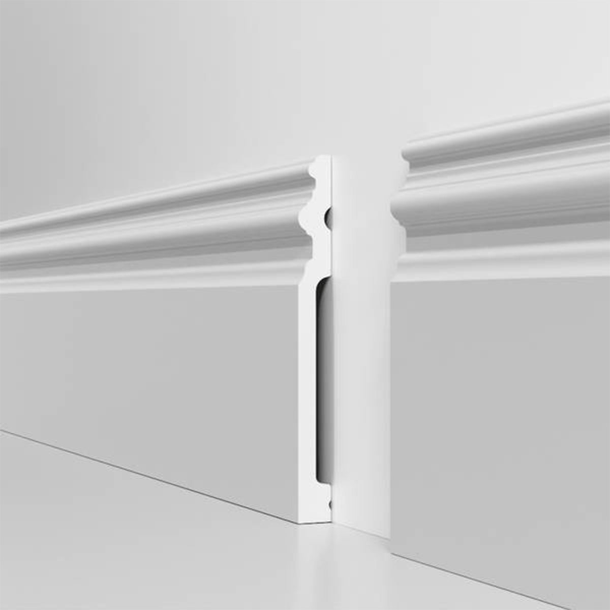 Battiscopa RESISTO in polimeri extracompatti mod. ARISTOCRATICO Bianco mis. 150x15mm (prezzo al metro)
