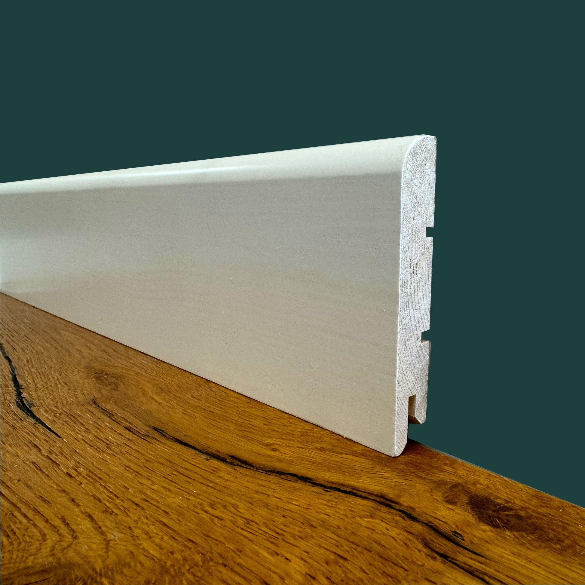 100ml di Battiscopa PREMIUM in legno MASSELLO BC 91x15 laccato bianco liscio - Eternal Parquet