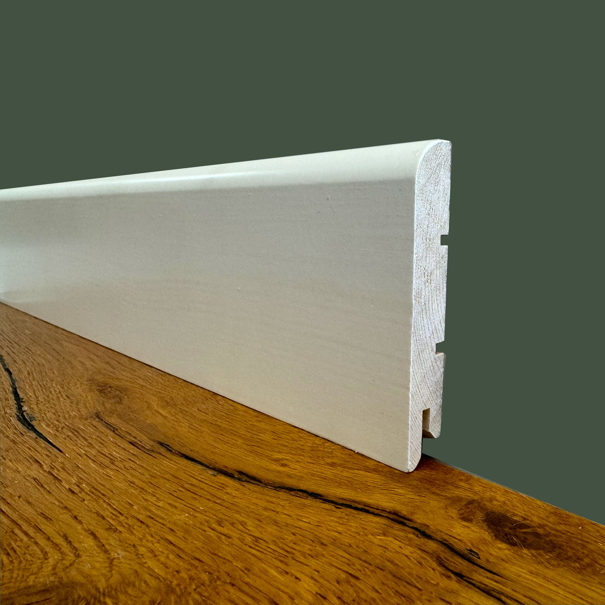 Battiscopa PREMIUM in legno MASSELLO BC 91x15 laccato bianco liscio (prezzo al metro) - Eternal Parquet