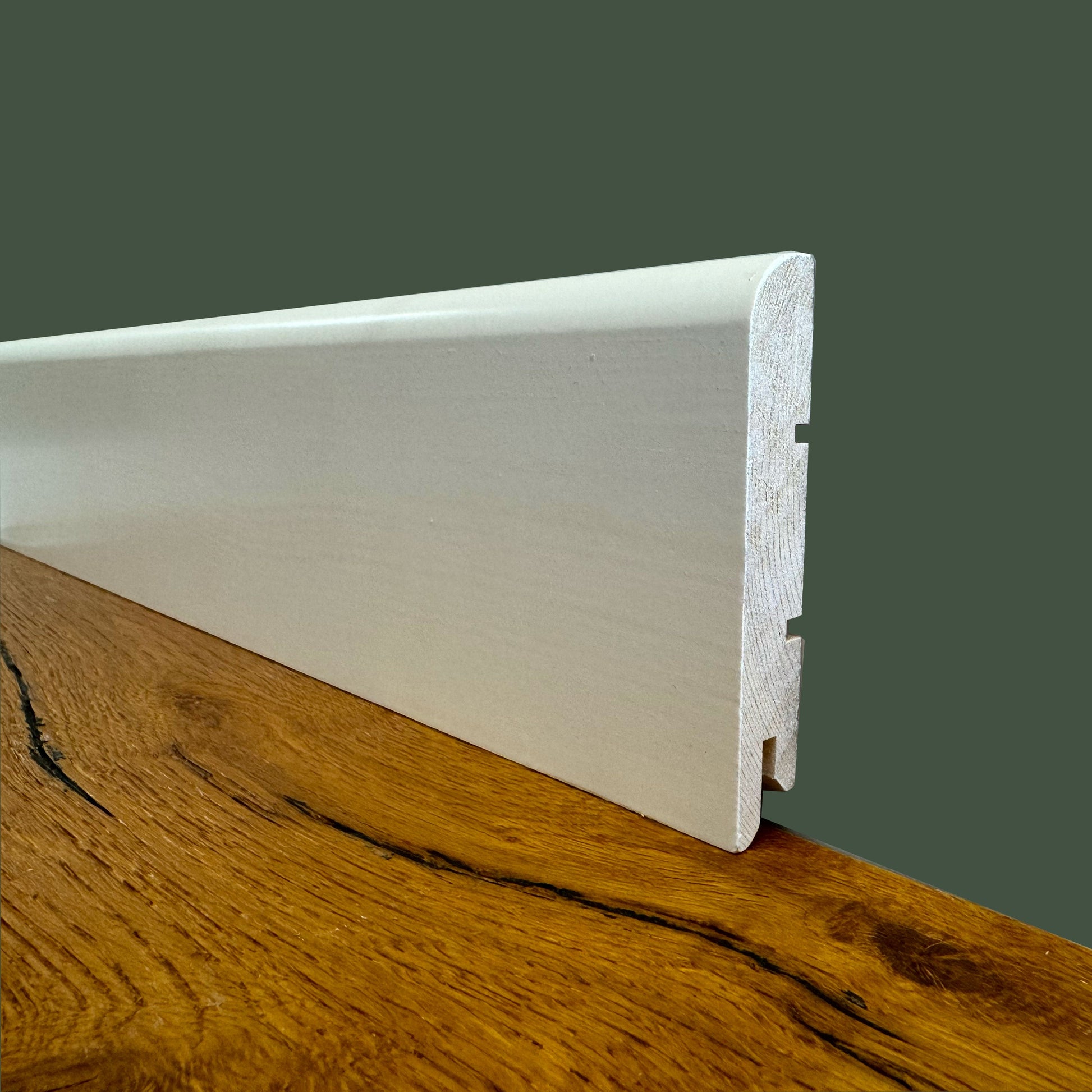 100ml di Battiscopa PREMIUM in legno MASSELLO BC 91x15 laccato bianco liscio - Eternal Parquet