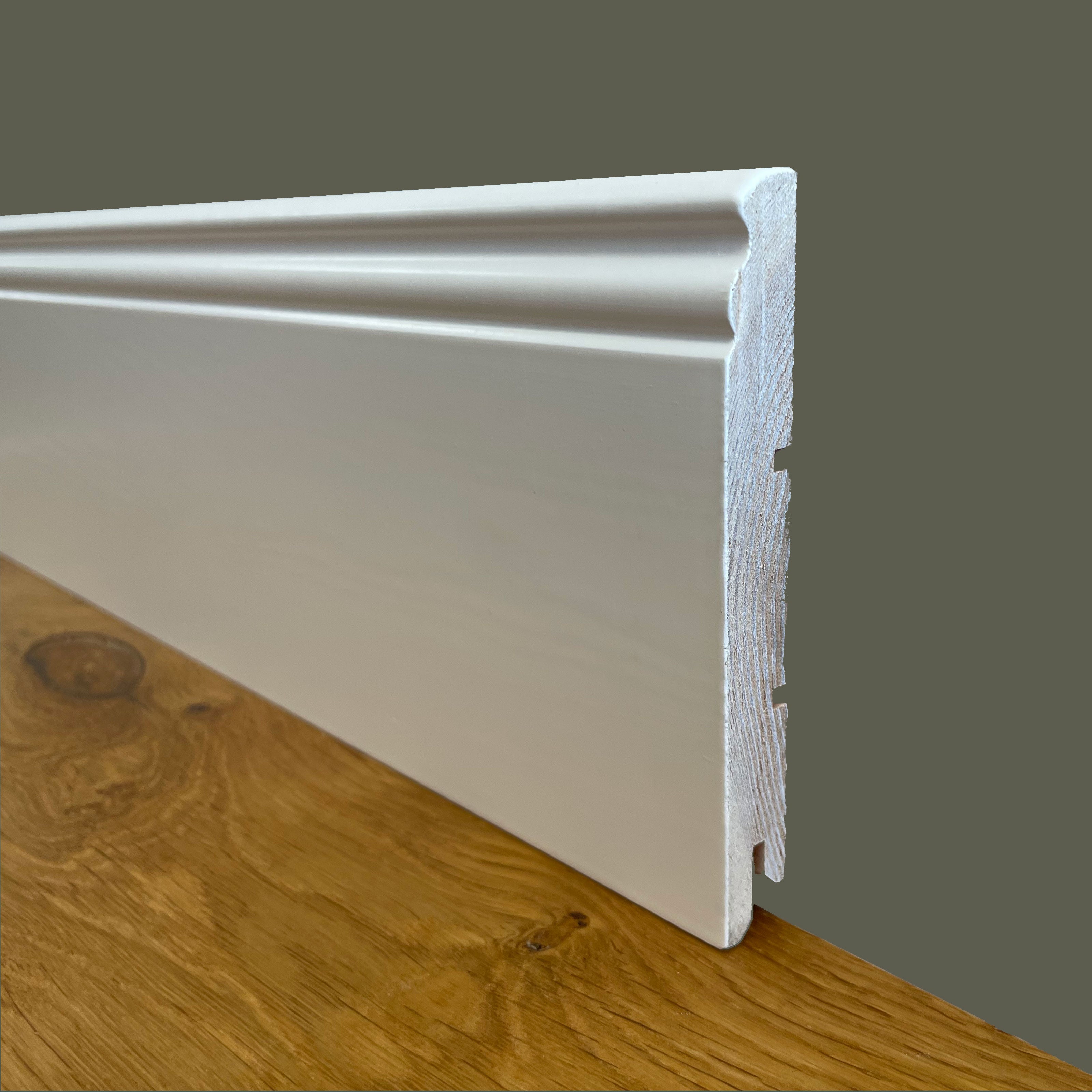 Battiscopa PREMIUM in legno MASSELLO mod.DUCALE 120x15 laccato bianco liscio (prezzo al metro) - Eternal Parquet