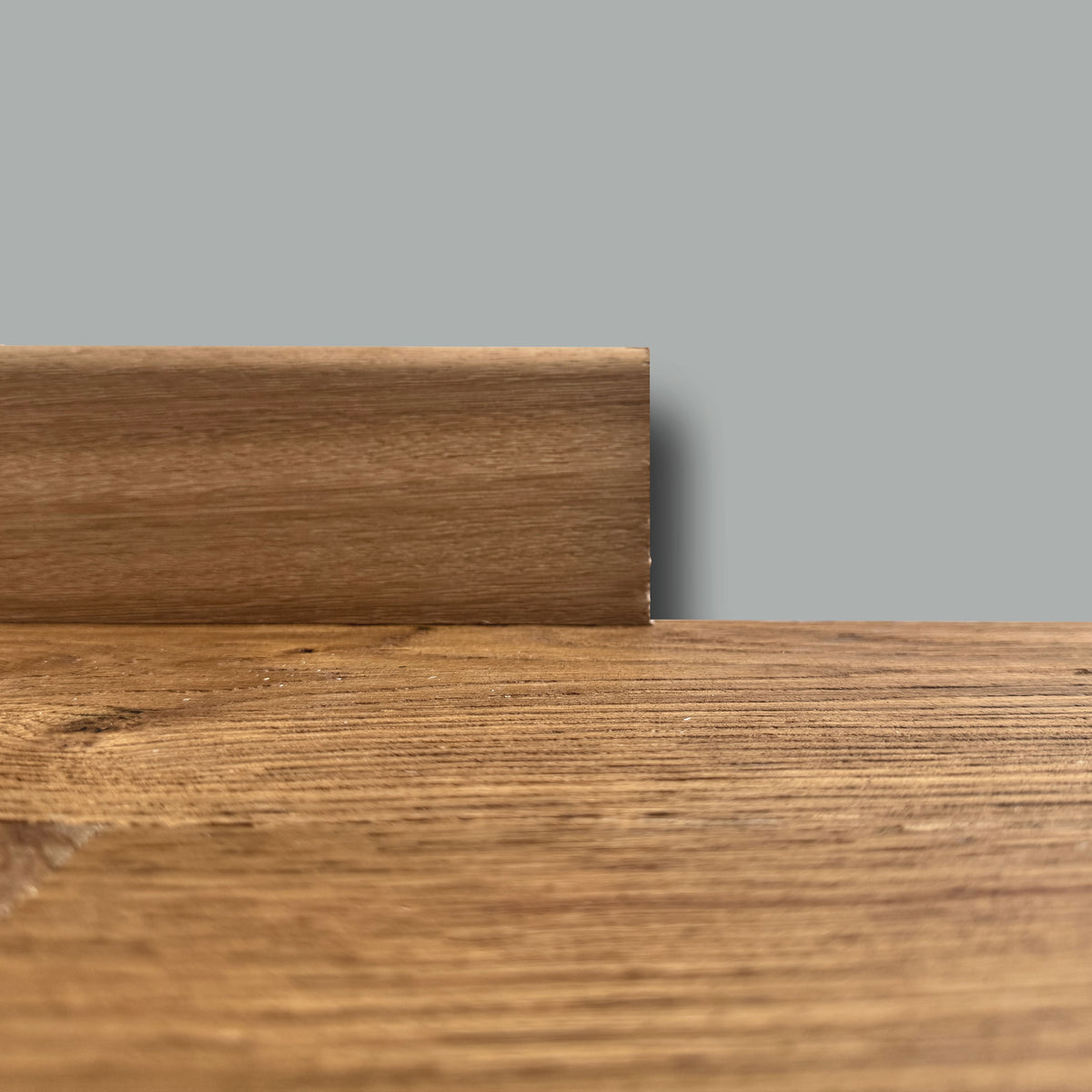 €1,89ml  ** FUORI TUTTO ** Lotti da 60ml di Battiscopa in legno multistrato impiall. IROKO GREZZO 82x13mm - Eternal Parquet