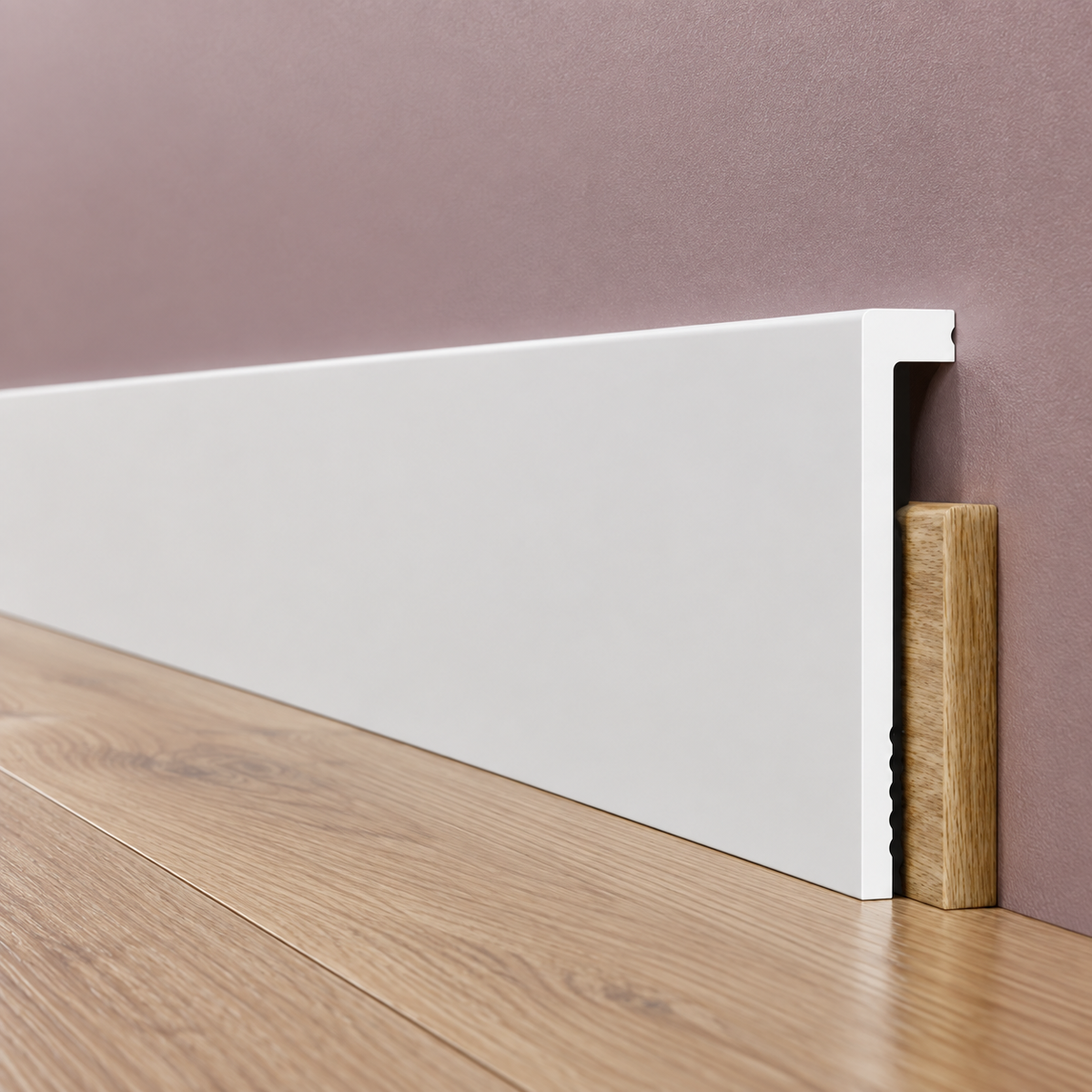 Battiscopa BIANCO squadrato Coprimarmo - coprivecchio 135x23mm in POLIMERI - (prezzo al metro)