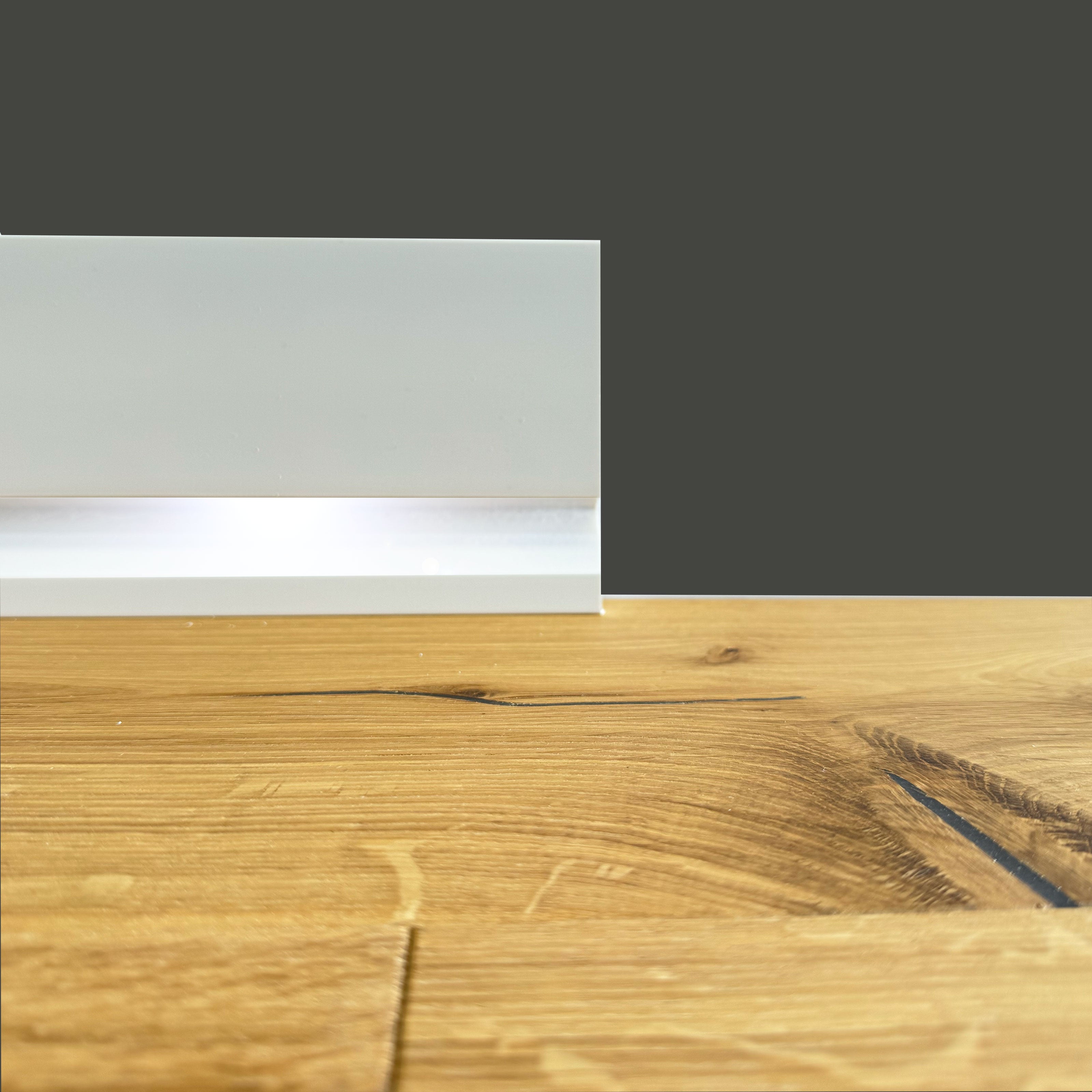 bancale da 100,8ml di Battiscopa SQUADRATO incasso LED in POLIMERI FeelingWood-HD 100x18mm - BIANCO