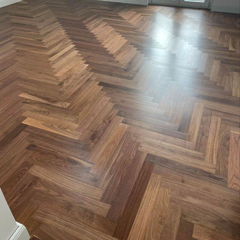 €39,90mq ***STOCK*** Bancale 56 mq di  Prefinito HARO, rovere Allegro 10x70x490 Noce Americano vernice spina - Eternal Parquet