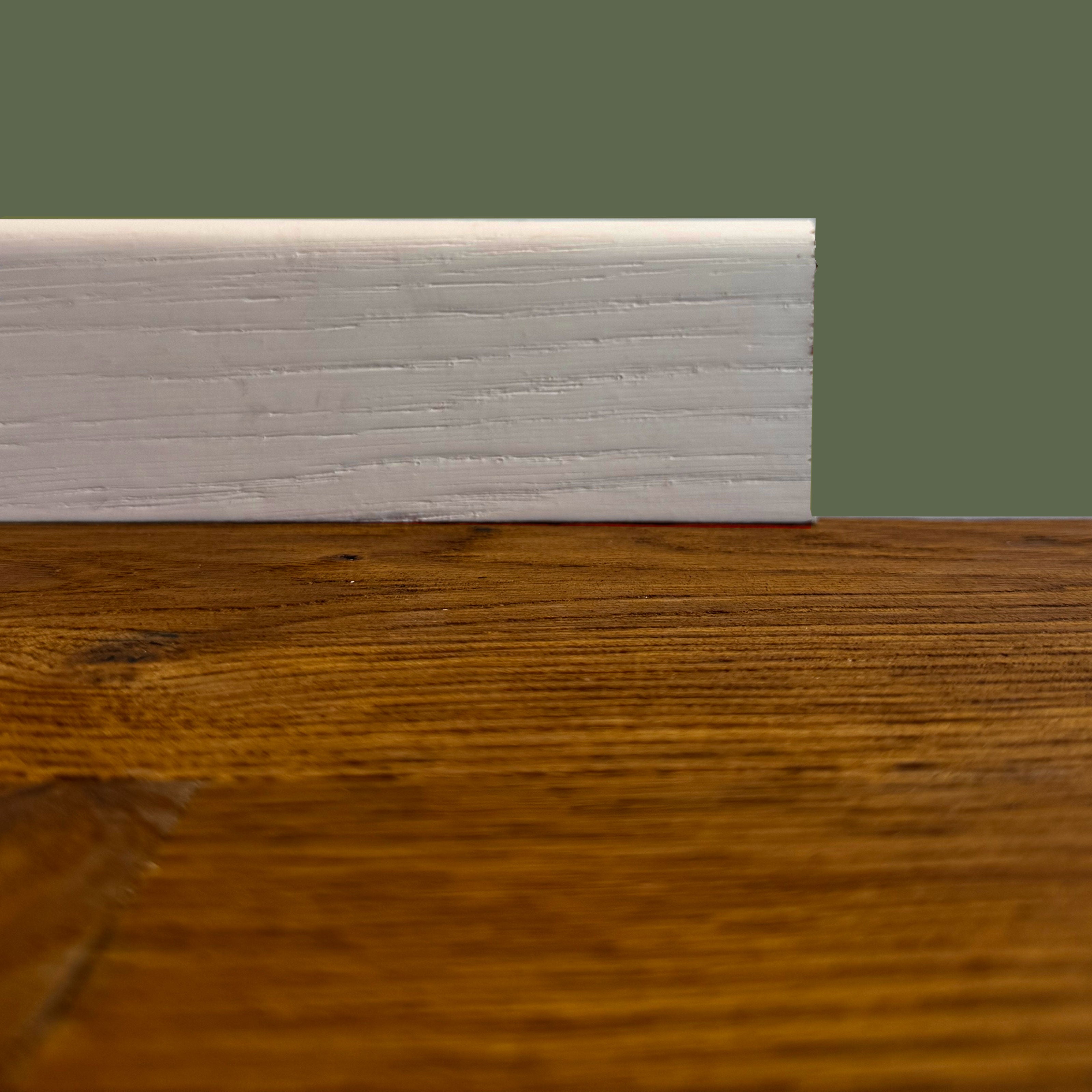 €2,30ml  ** FUORI TUTTO ** Lotto da 21ml di Battiscopa in legno multistrato impiall. rovere spazzolato PANNA 82x13mm - Eternal Parquet