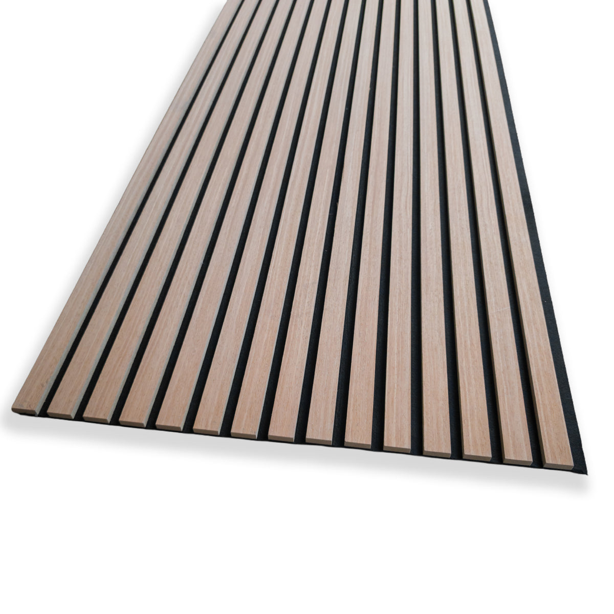 Pannello Acustico a Lamelli Castagno in Vero Legno, Fibra di Legno e Feltro 12x600x2900 mm – 1,74 m²