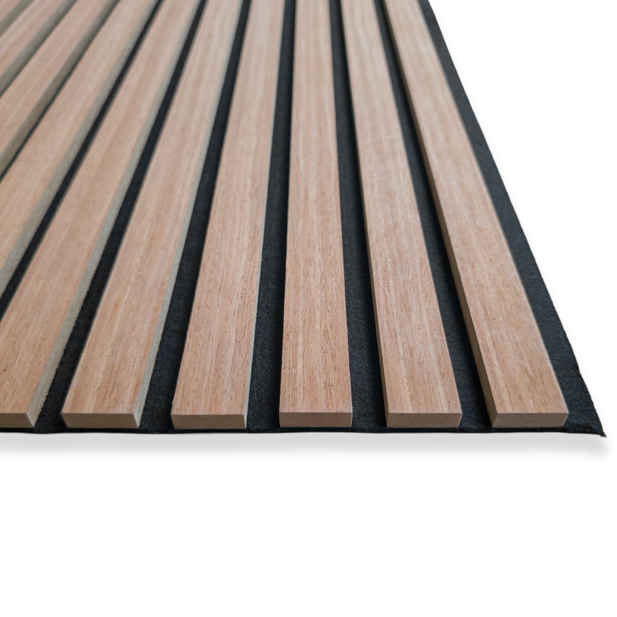 Pannello Acustico a Lamelli Castagno in Vero Legno, Fibra di Legno e Feltro 12x600x2900 mm – 1,74 m²