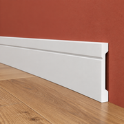 Battiscopa SQUADRATO BIANCO Passacavo ELEGANT 130x15mm in POLIMERI - Polistrutturato (prezzo al metro)
