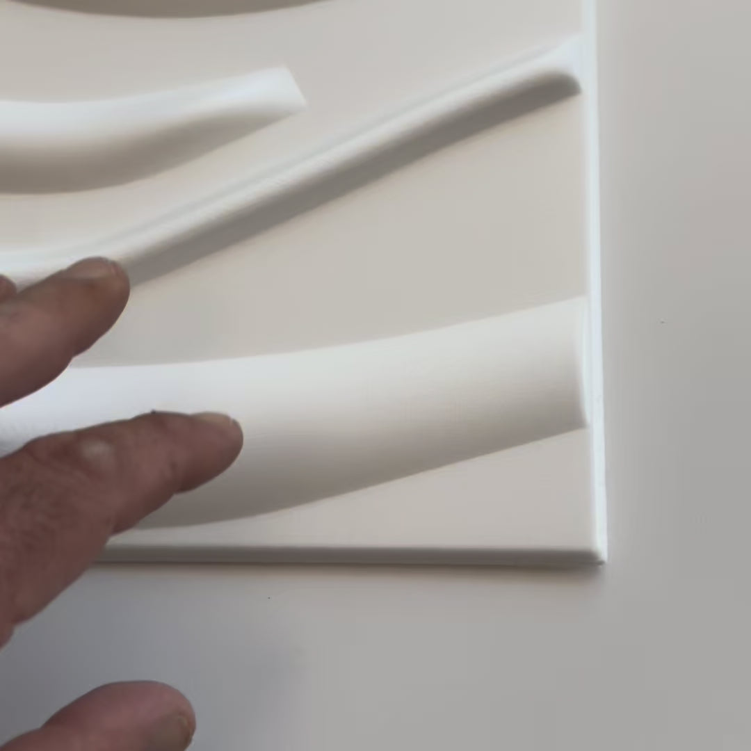 Charger la vidéo : Panneaux de plafond décoratifs 3D WELLA, 10 ou 20 m² (40 ou 80 pièces), en polystyrène expansé isolant 50 x 50 cm