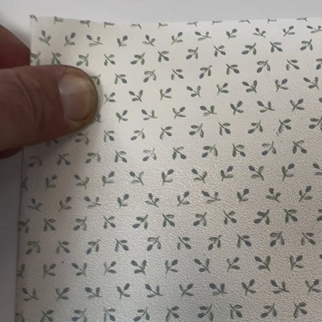 Carica video: SUPER STOCK €0,56 al mq  - Rotolo da 5,2mq (10x0,52mt) di Carta da Parati vinilica Top Quality lavabile FIORELLINI BLU