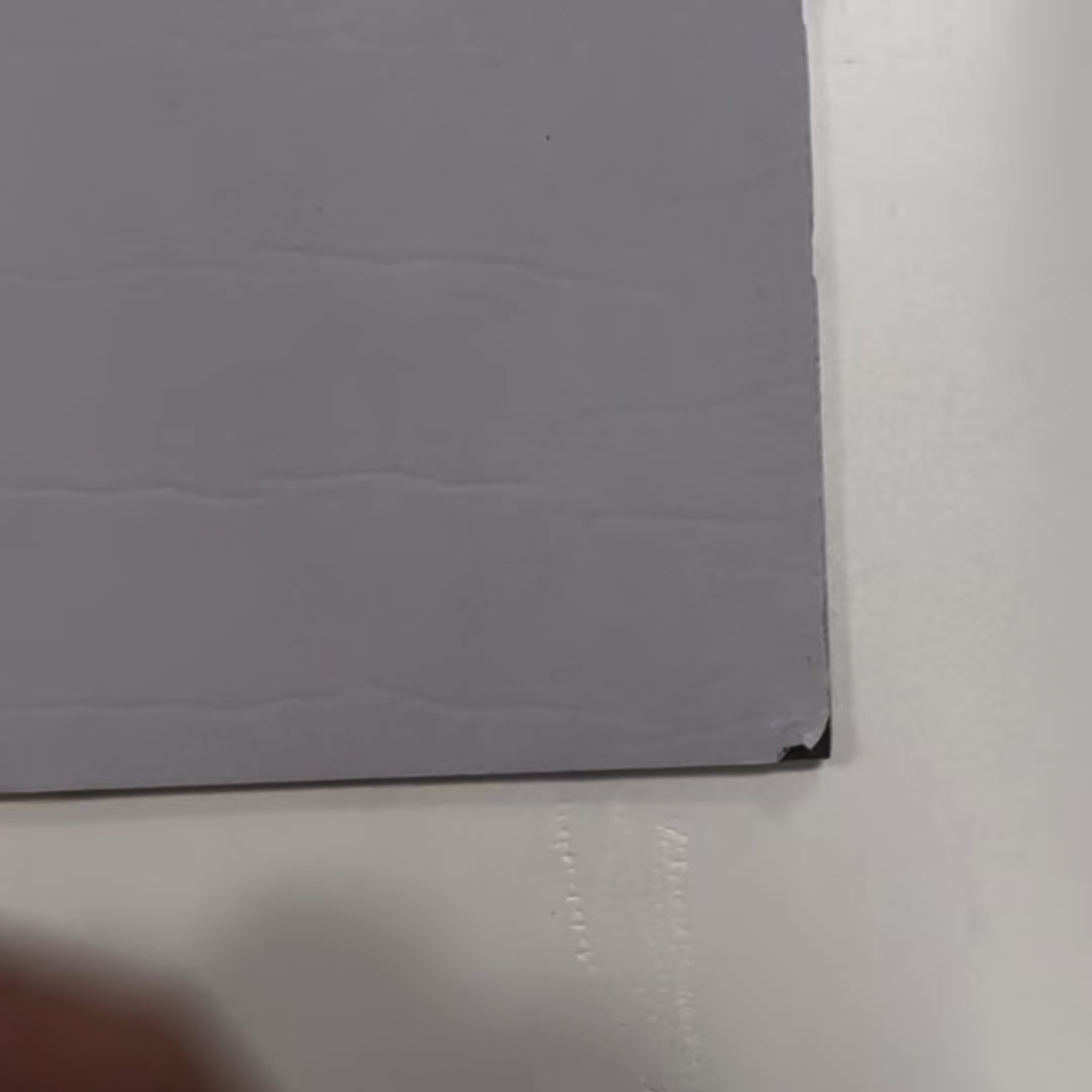 Carica video: Piastrelle 3D Autoadesive in PET acustiche e isolanti 30x30cm (4mm spessore) CERCHI ORO