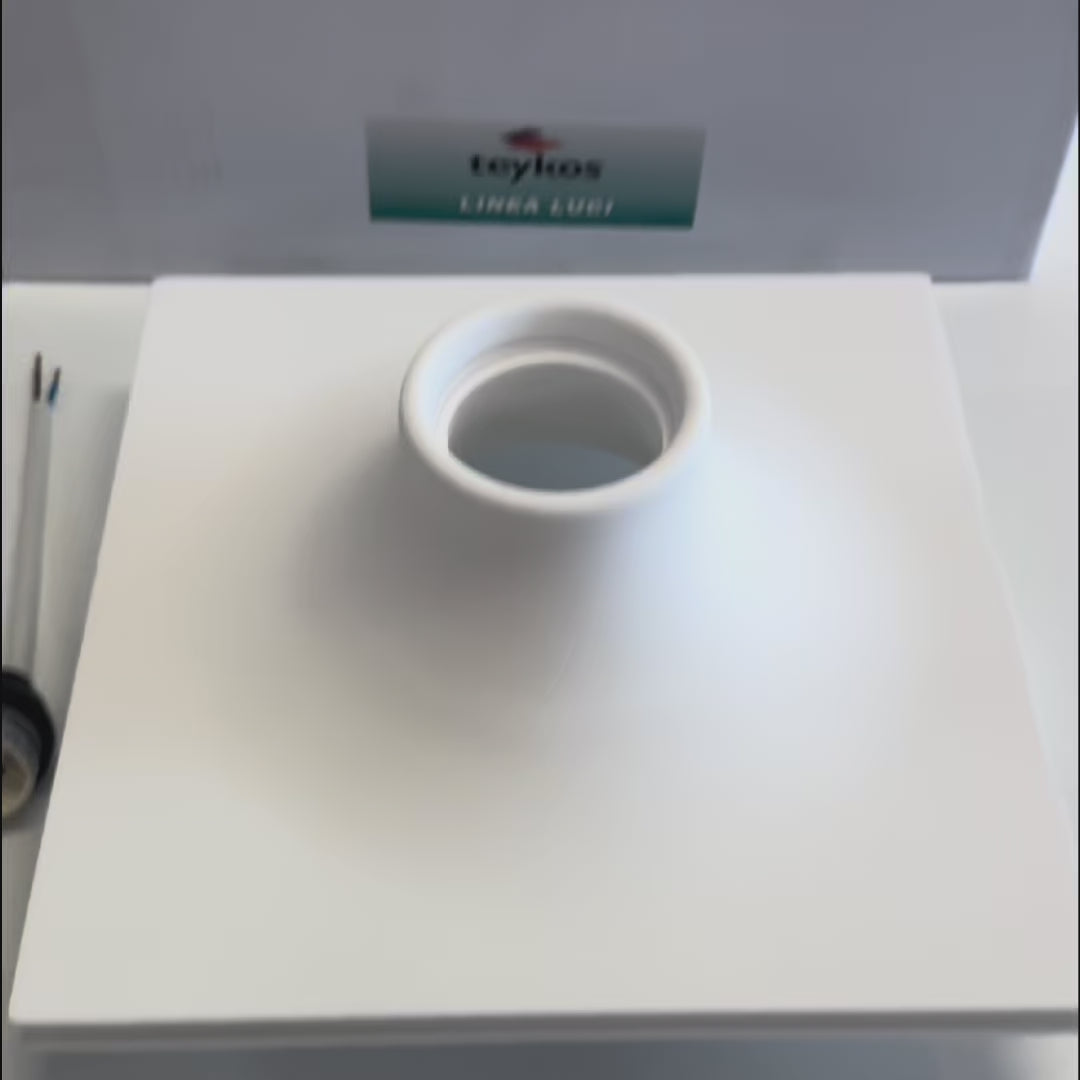 Charger la vidéo : *EN STOCK* Douille encastrée pour spot en plâtre céramique CONE 220x220mm 40W GU10 IP20 