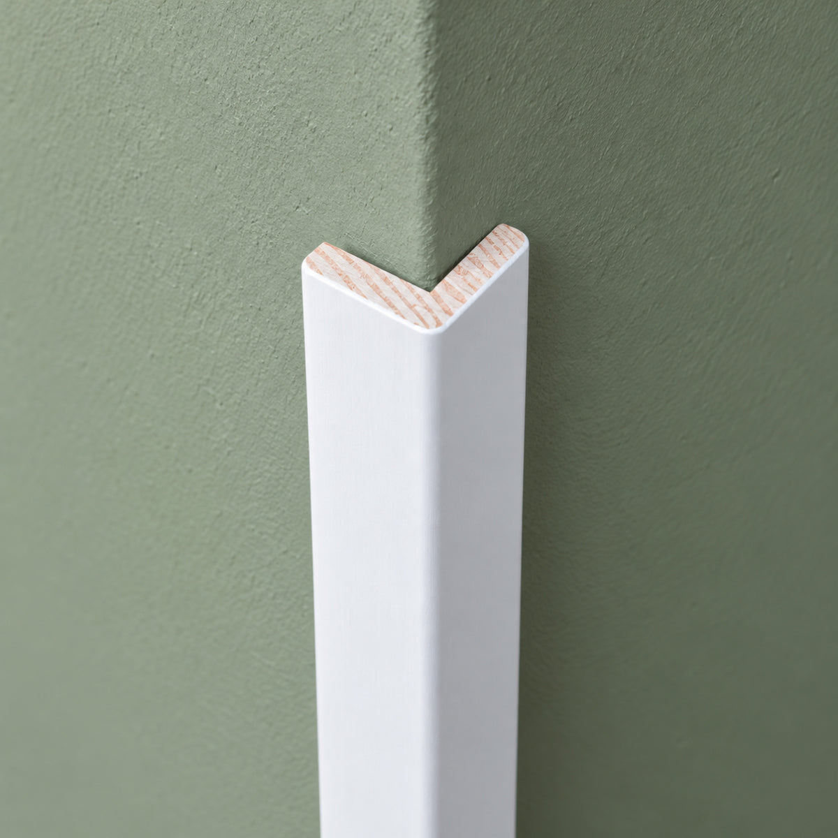 Profilo Angolare a L Squadrato in Pino Scandinavo Bianco Laccato 21x21x2700 mm – Pacco 5 Barre