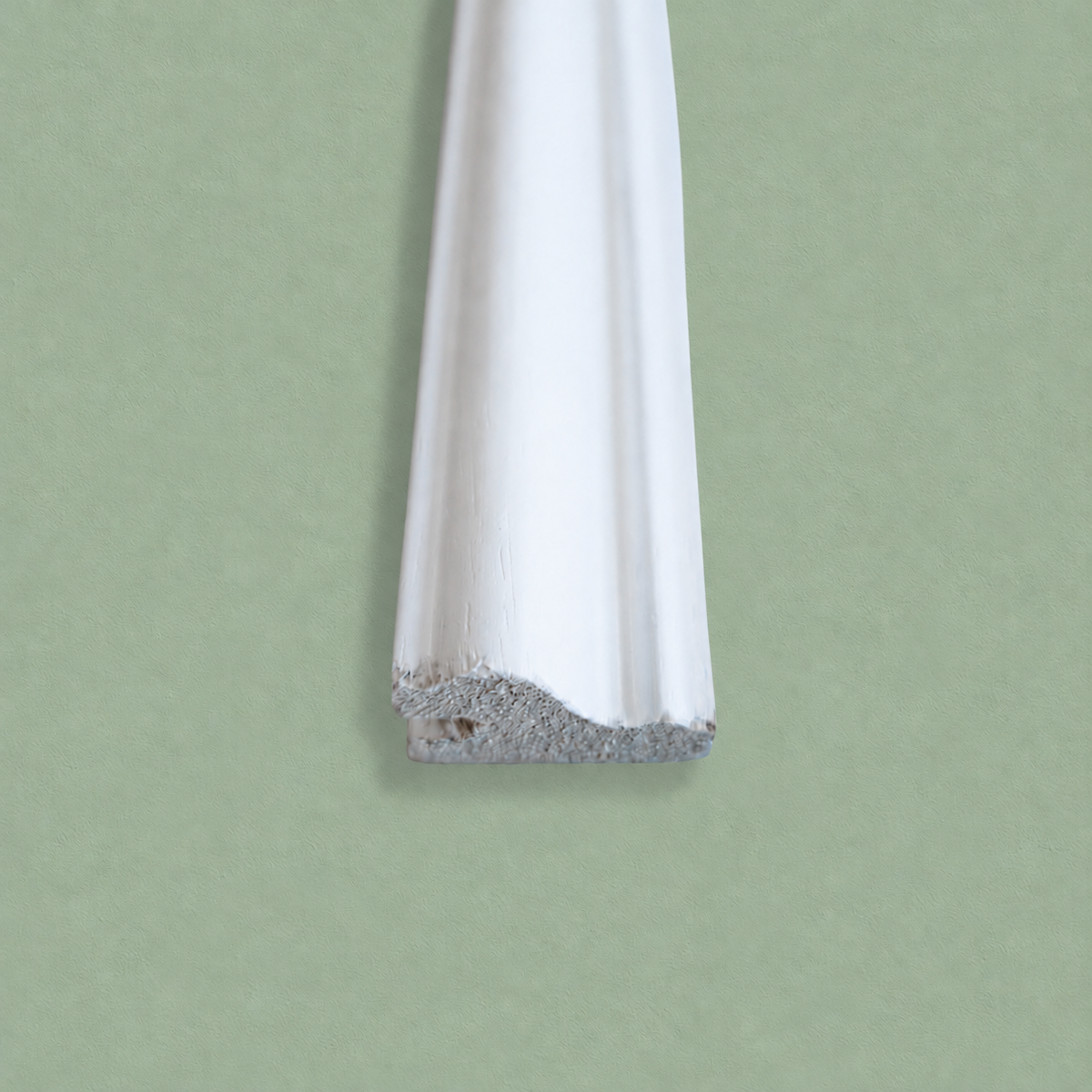 Profilo Bugna per Boiserie in Legno Massello di Ayous Bianco Laccato 30x18 mm con Gola 4x6 mm – Barra da 2,25 m
